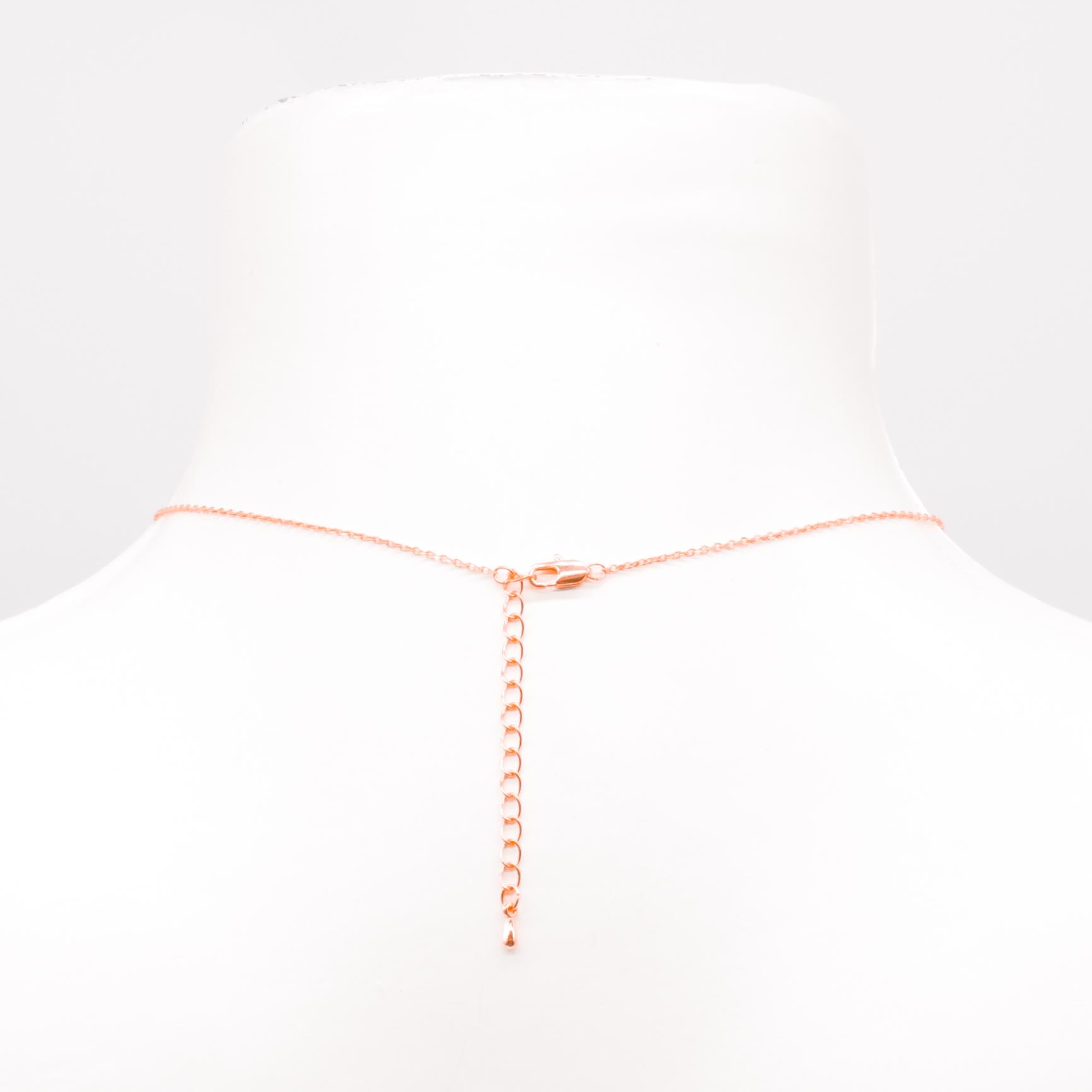 "Fine Filigré" dainty short necklace, curved rectangle, rosegold plated