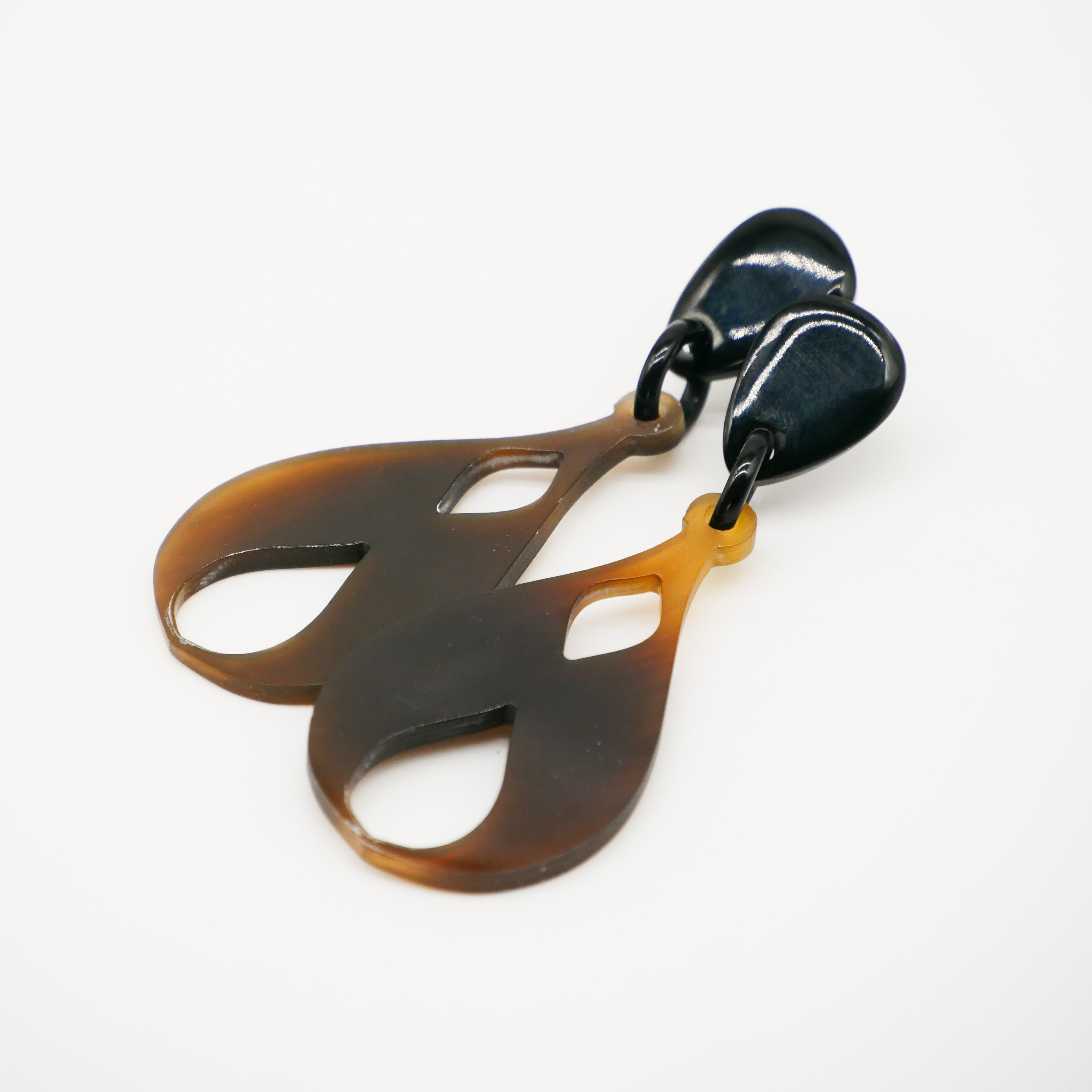 "Craft Art", Ohrring "Pendel" braunes Horn "Craft Art", Ohrring "Pendel" braunes Horn