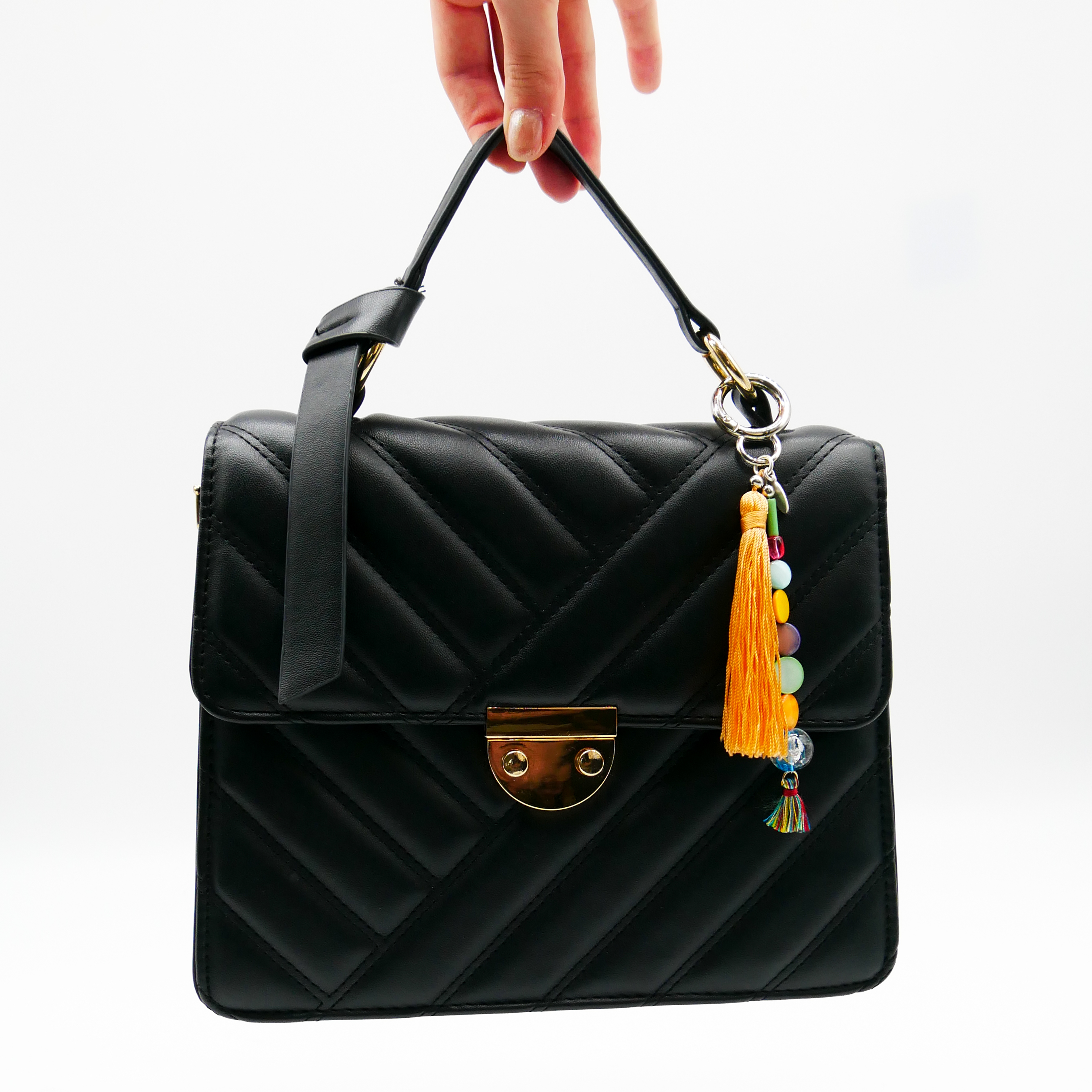 "Lucky Pendant" Anhänger, 1 Strang bunte Muschelperlen, Glasperle und große Quaste 