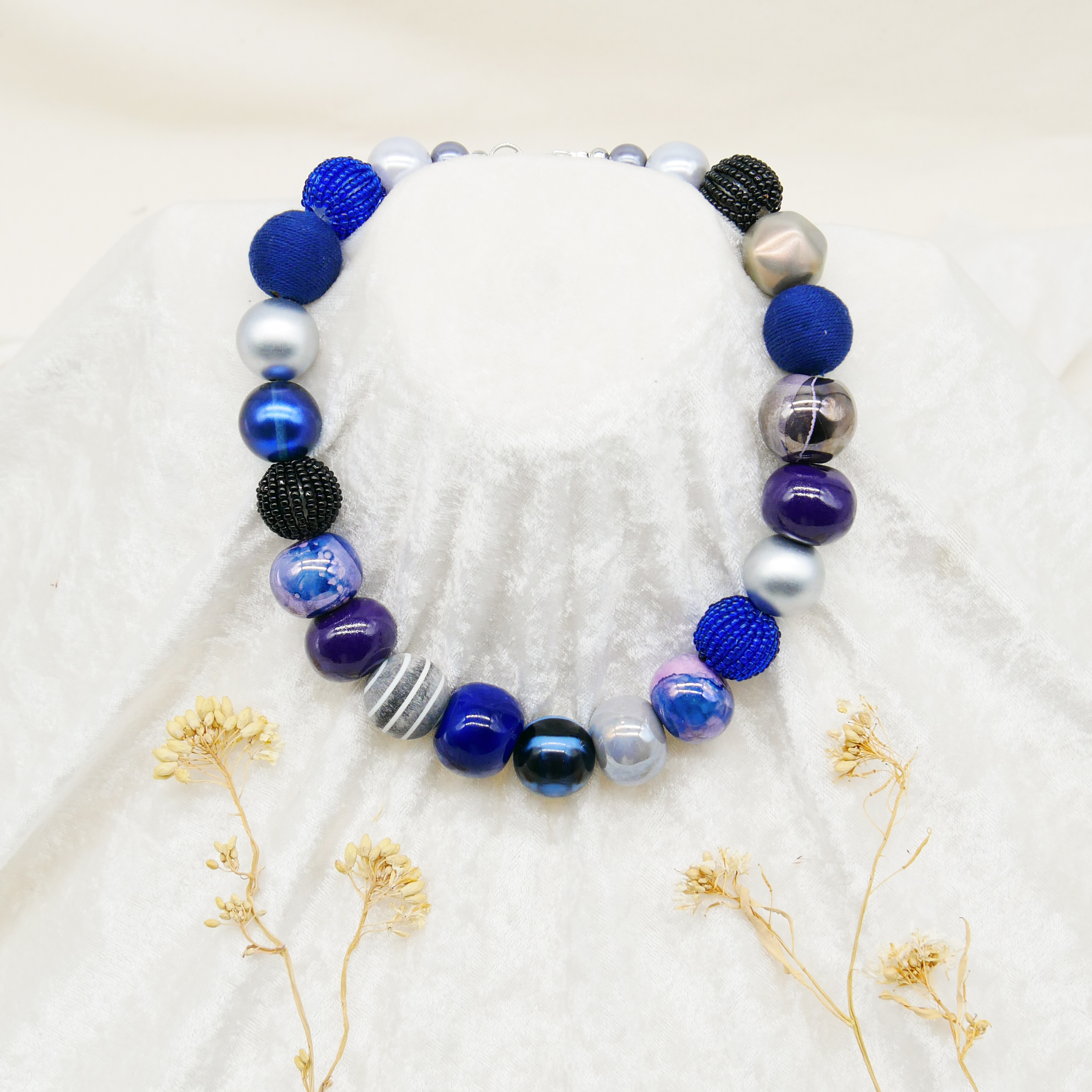 "Bollywood" Kette Ø ca. 20 mm, blau-silber