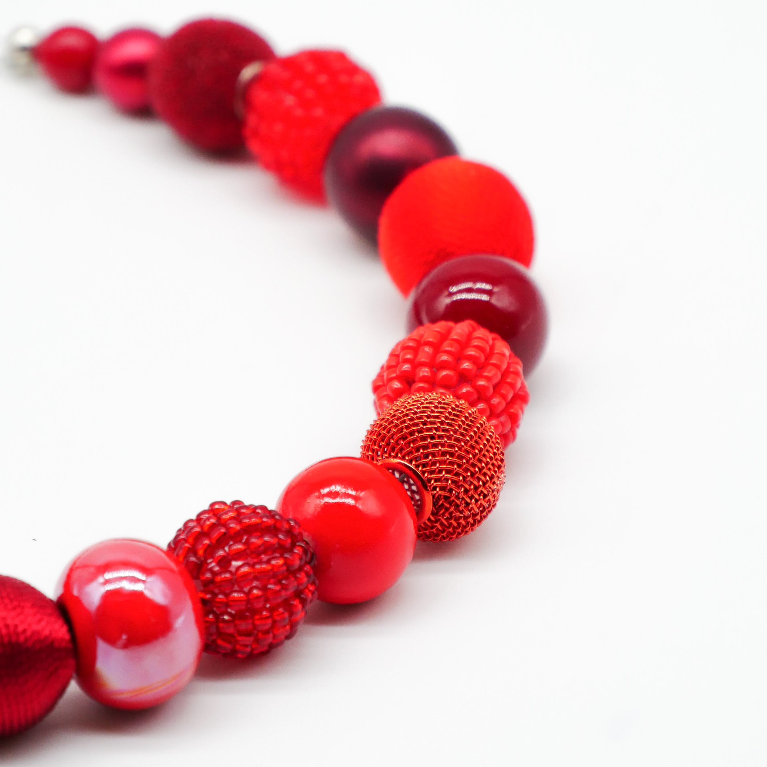 "New Bowls" necklace, bordeaux