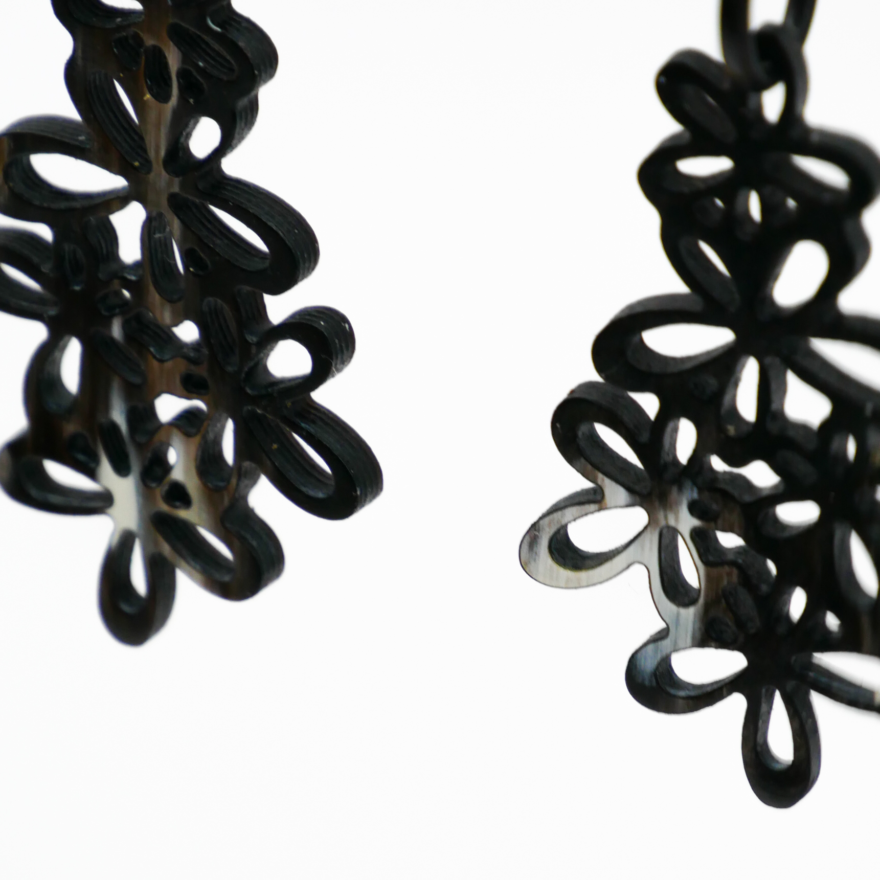 "Craft Art" Ohrring "Blütenzauber" schwarzes und marble Horn