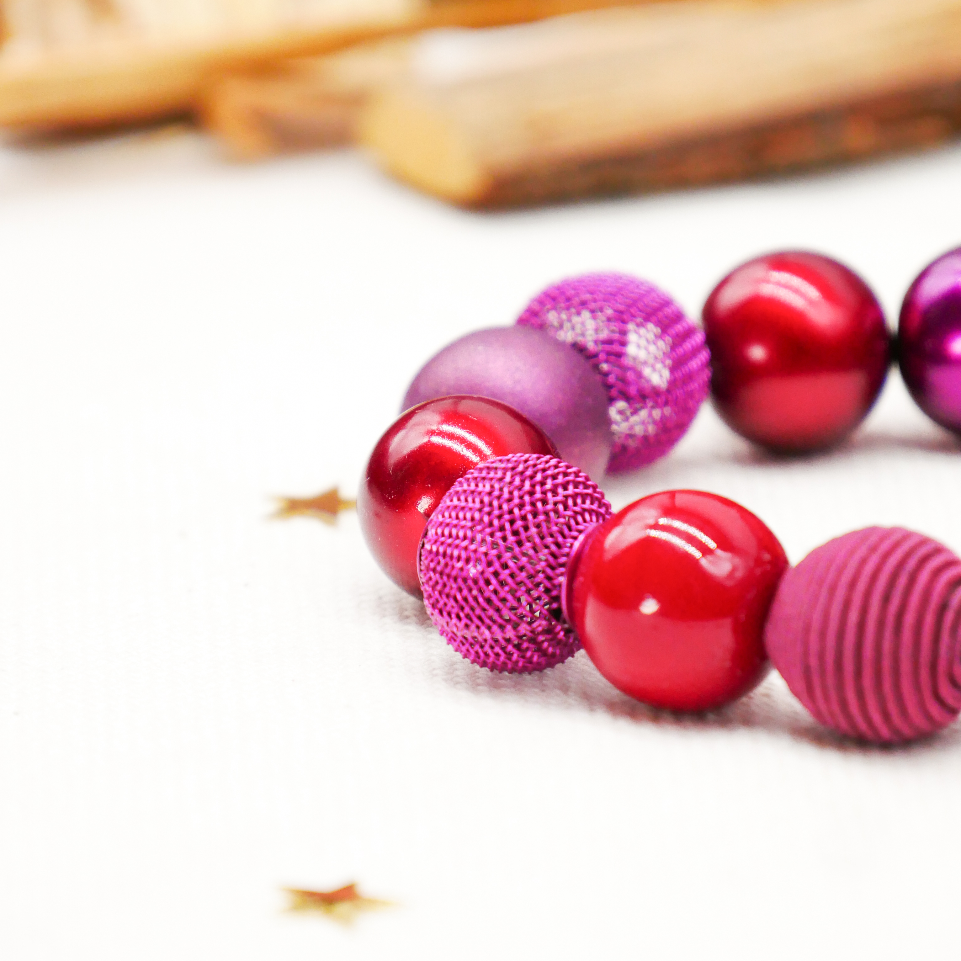  "Bollywood" Armband auf Gummi, burgunder