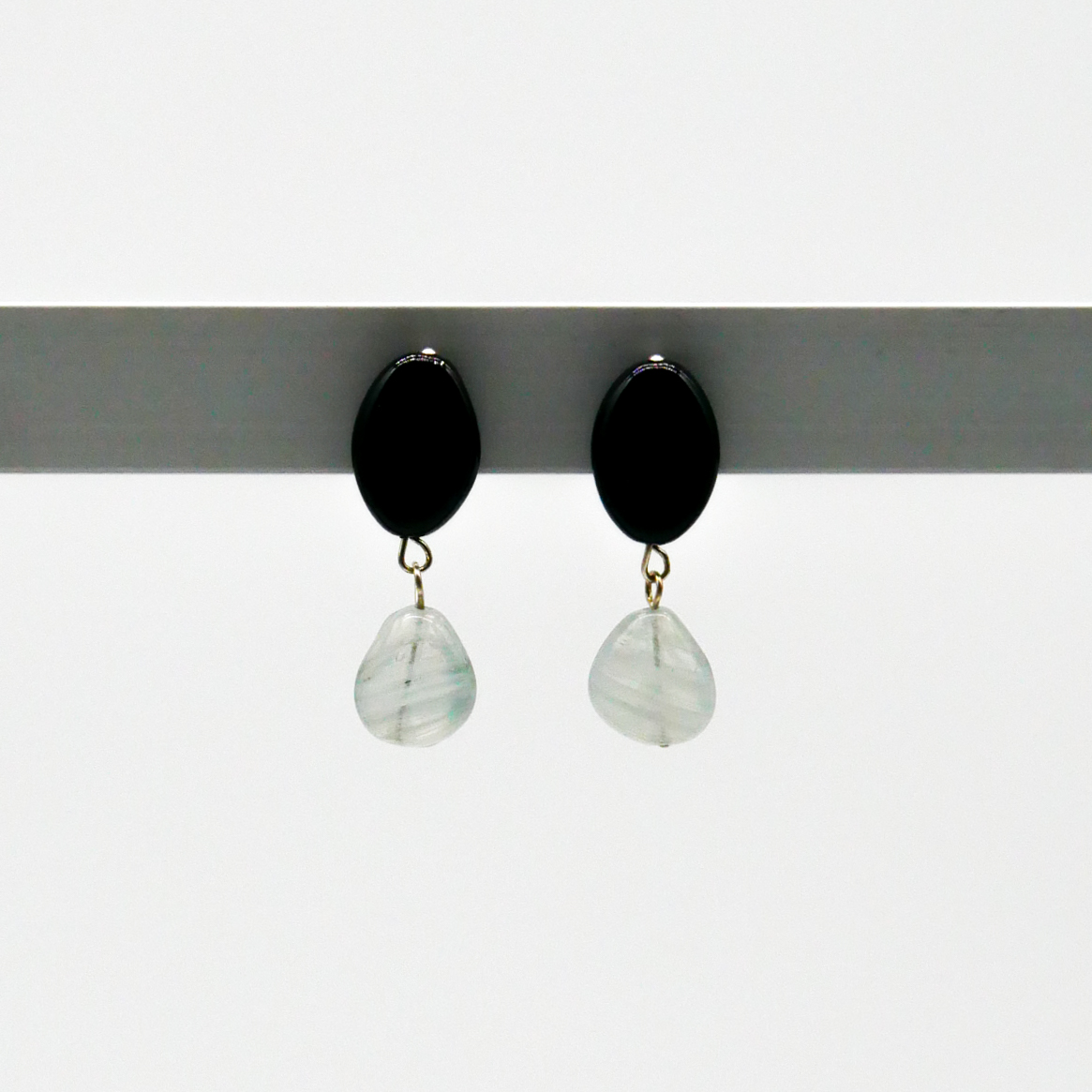 "Summer-Feeling"  Ohrring aus verschiedenen Formen, Glas- und Resin Perlen, blau