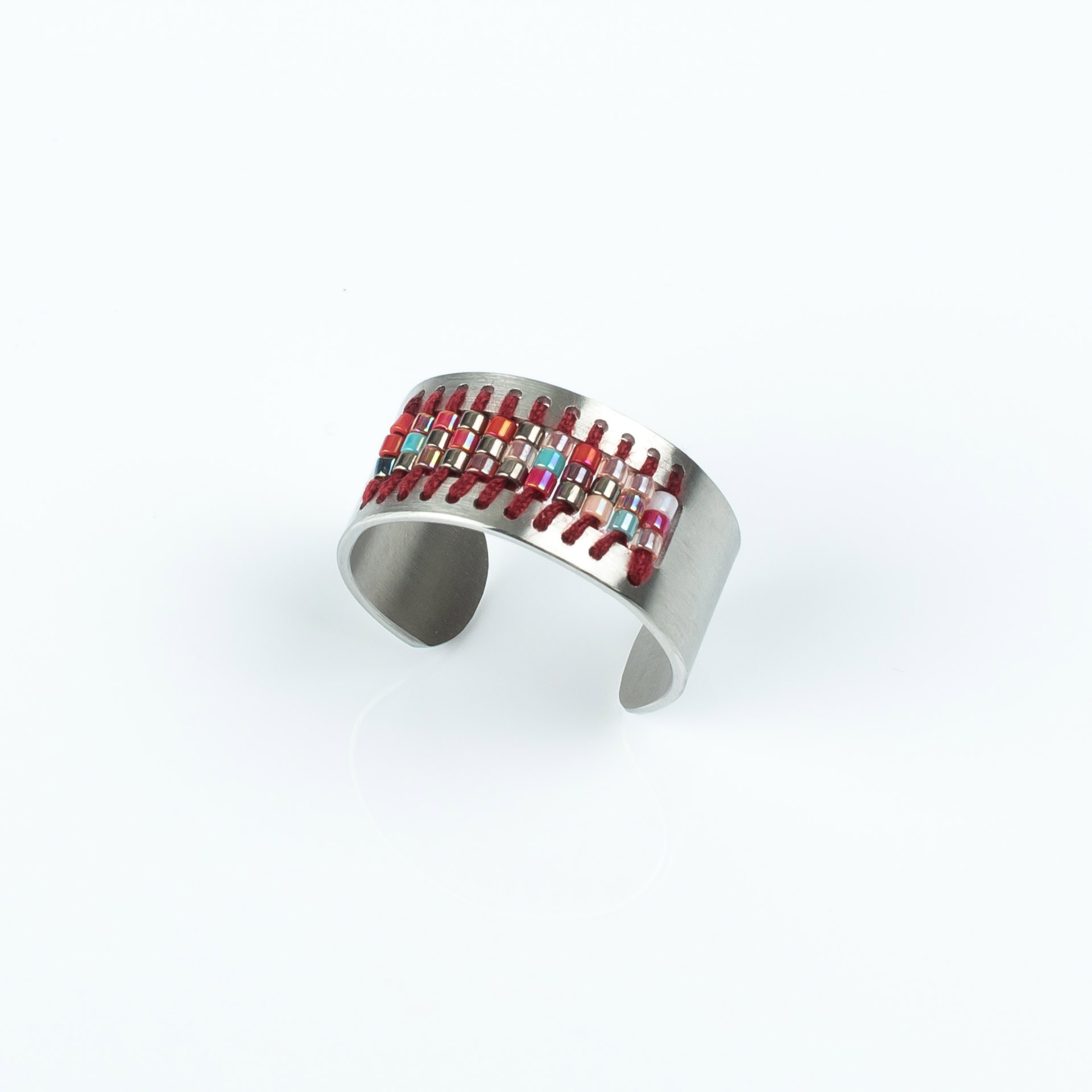 "Petite Beads" Ring, Edelstahl mit japan. Rocaillesperlen, rot