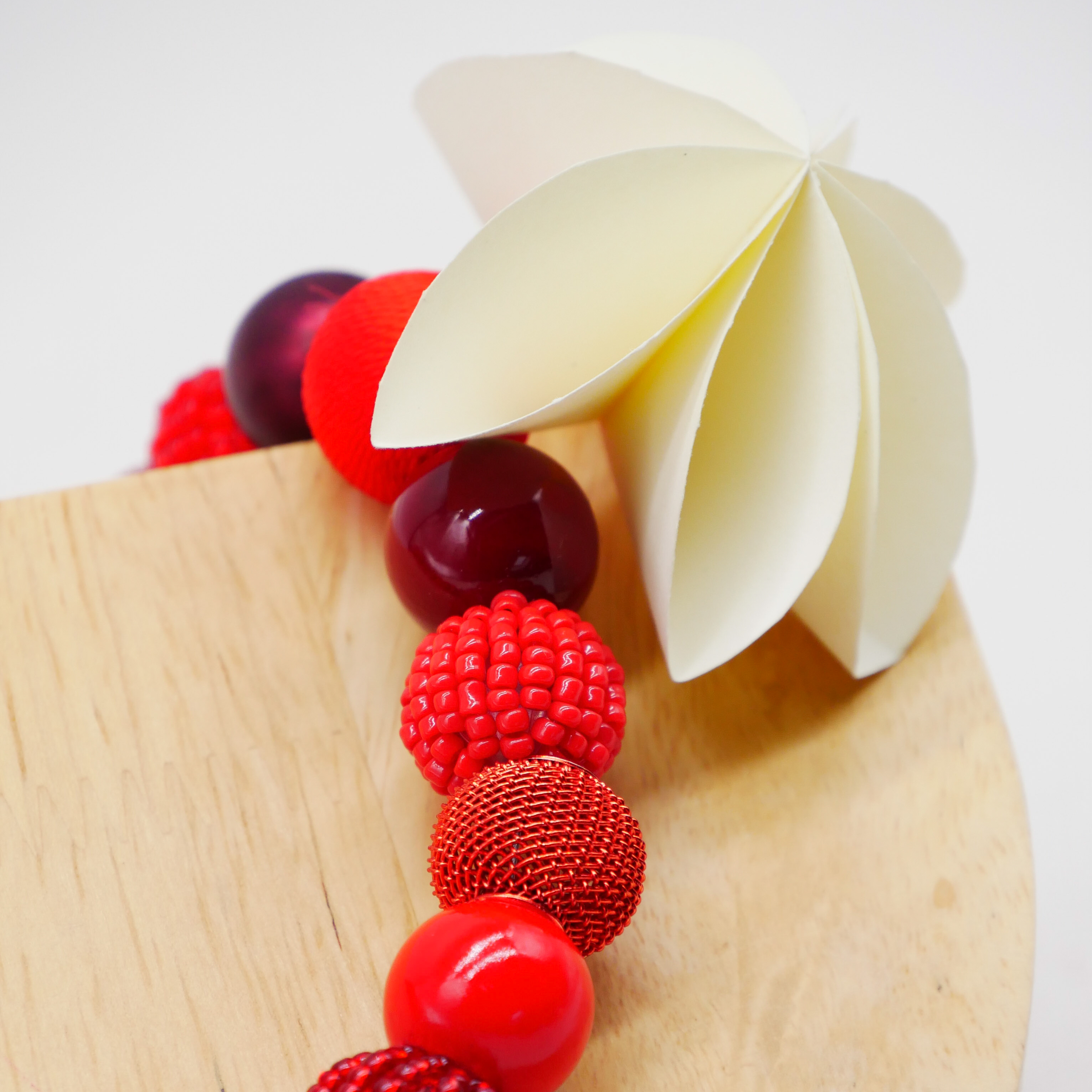 "New Bowls" necklace, bordeaux