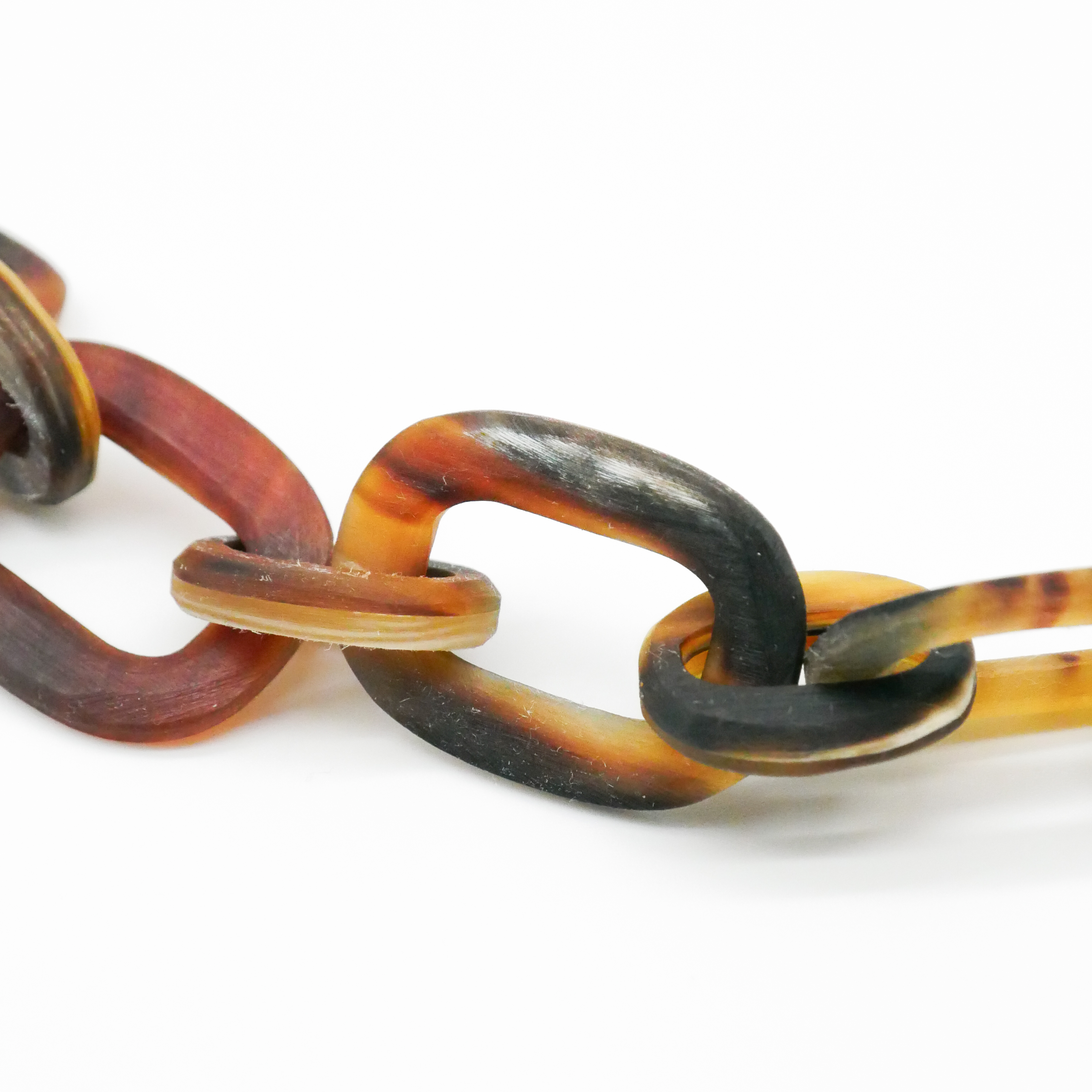  "Craft-Art", kurze Kette ca. 75 cm verschiedene abgerundete Rechtecke, braunes Horn matt 