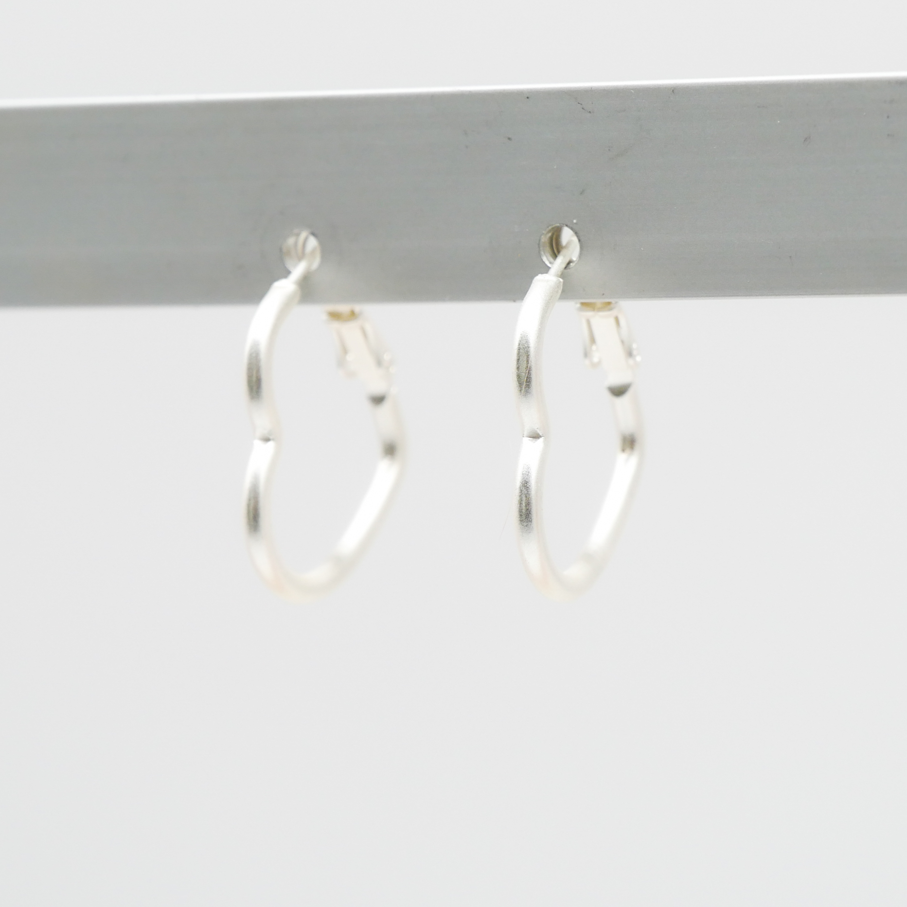 "Circle" Creole Herz versilbert 28 x 22 mm 