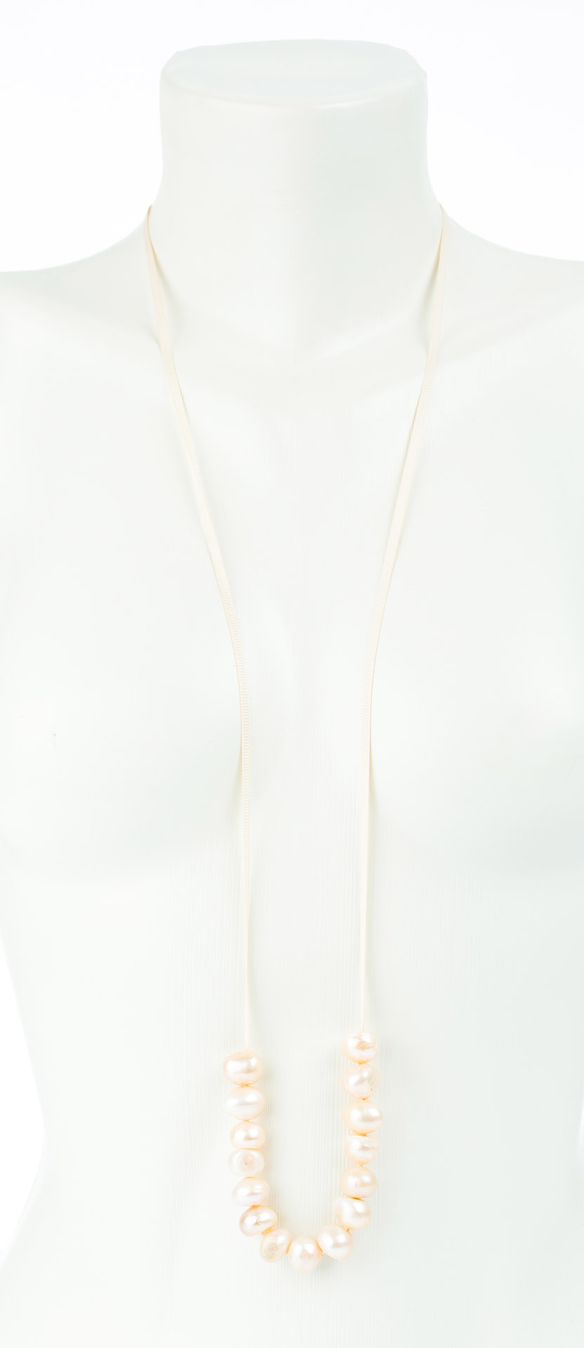 "Freshwater Pearls" long necklace with freshwater pearls and satin ribbon - salmon