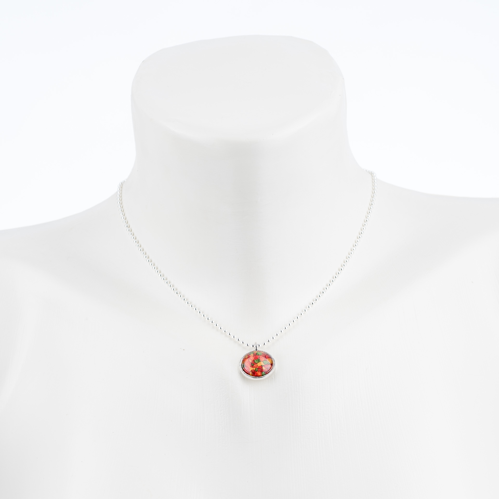 "Mandala" short necklace, dainty, with glass pendant, autumnal tongue tangle