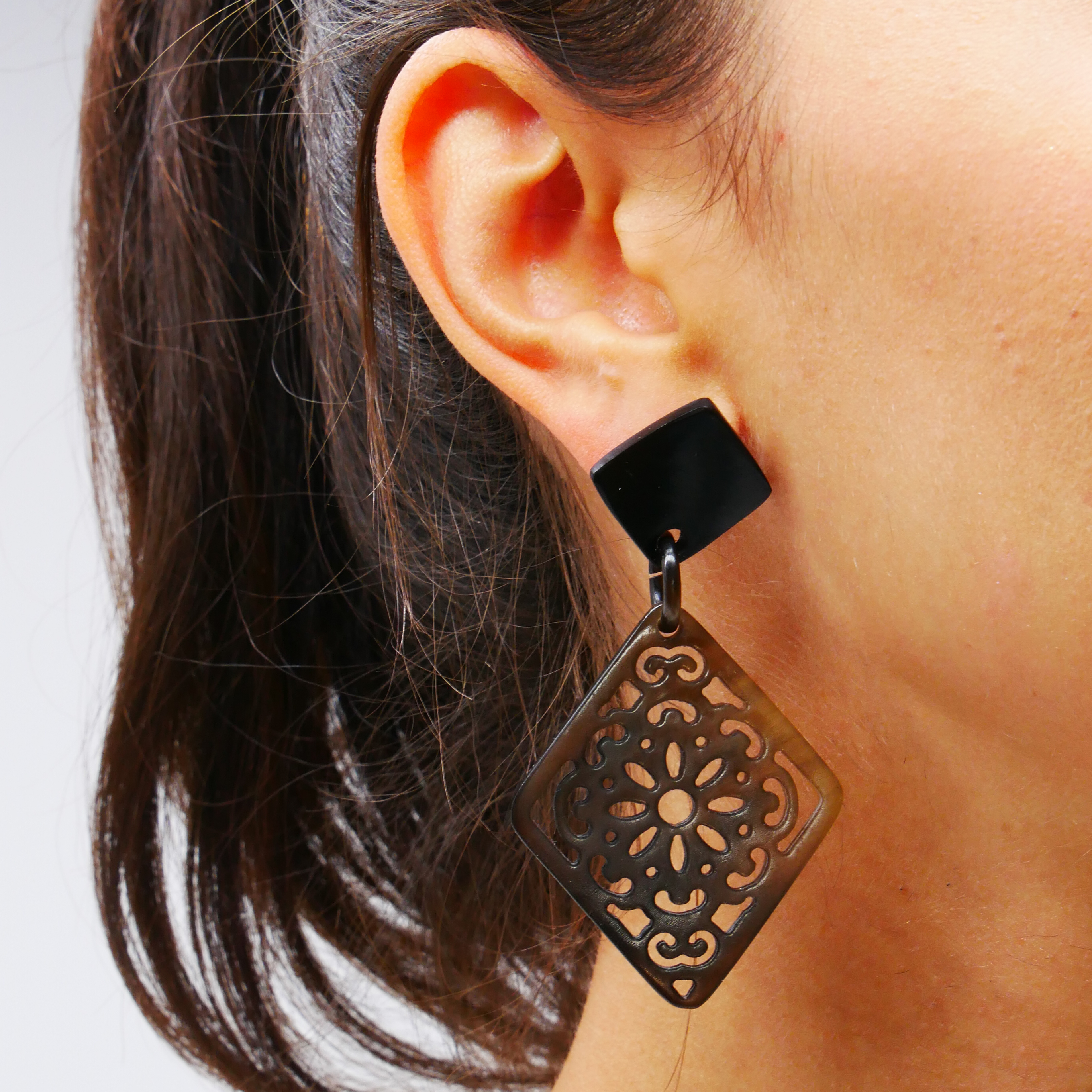 "Craft Art", earring "Rectangle" brown horn