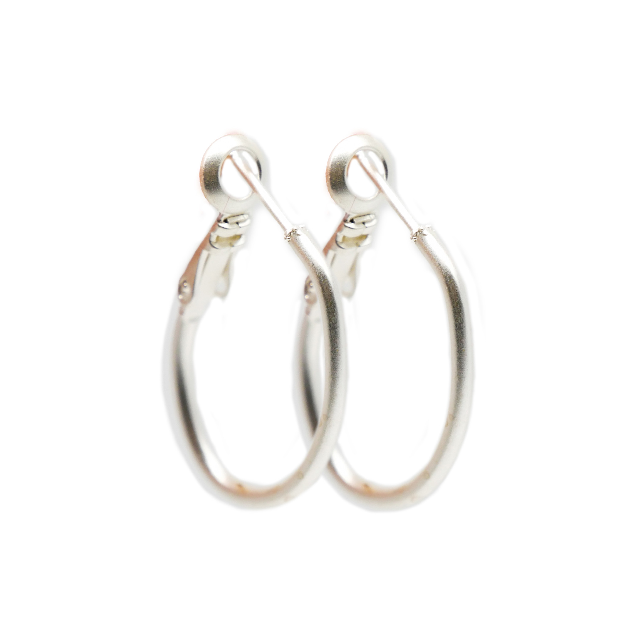 "Circle", filigrane ovale Creole versilbert ca. 23 x 18 mm 