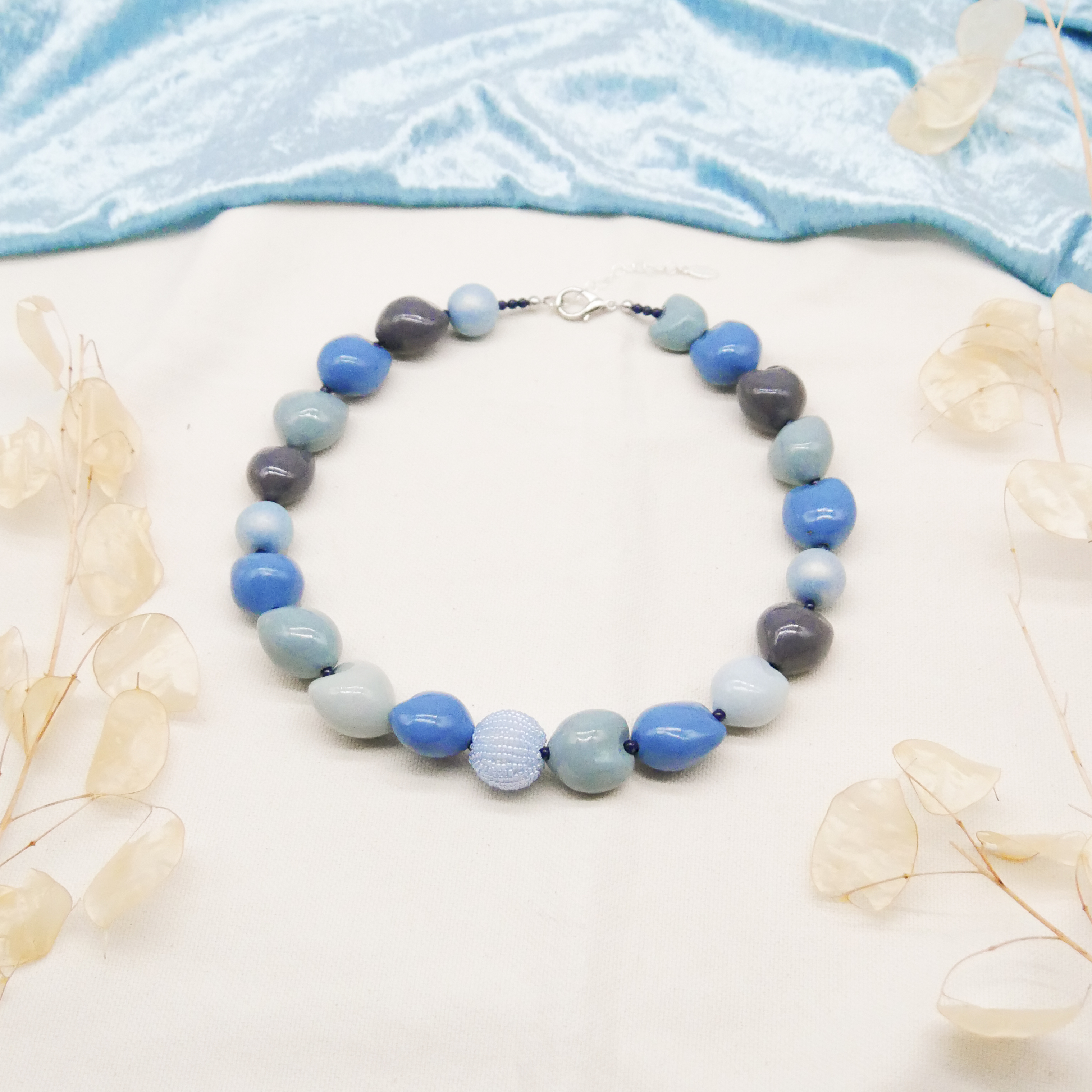  "Summer Feeling" Kette ca. 60 cm, Lumba Samen, Glasperlen, blue petrol