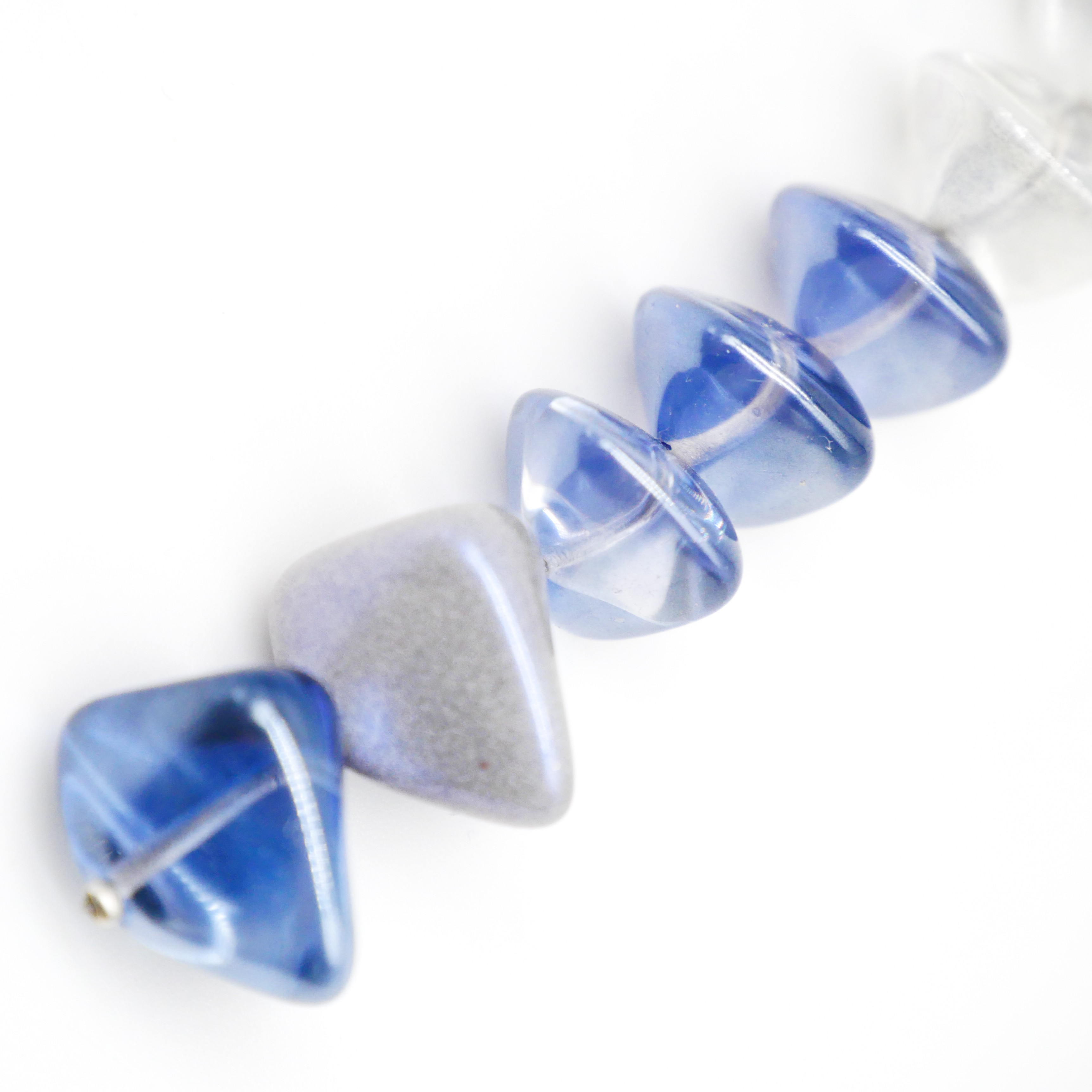 "Lucky Pendant" Anhänger, 1 Strang Glasperlen grau - blau "Lucky Pendant" Anhänger, 1 Strang Glasperlen grau - blau