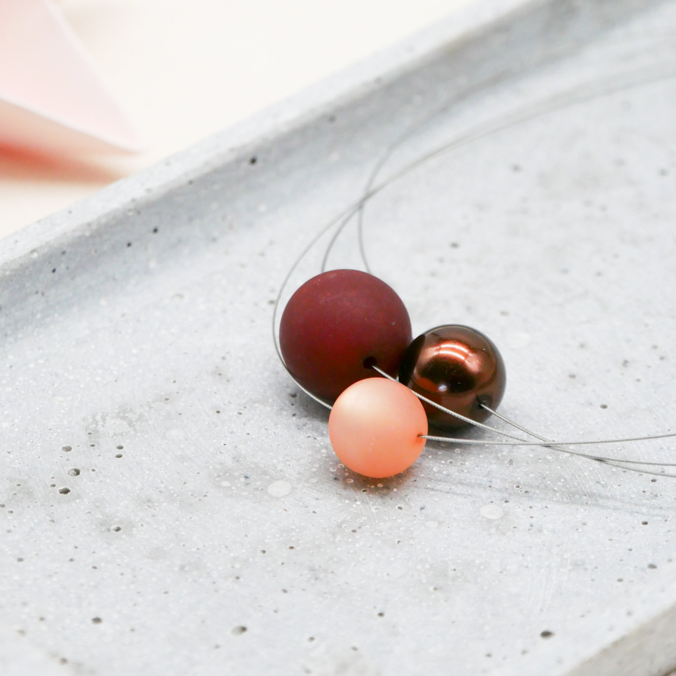  Color Explosion, kurze 3-Strang Kette "Planet" - Pluto braun