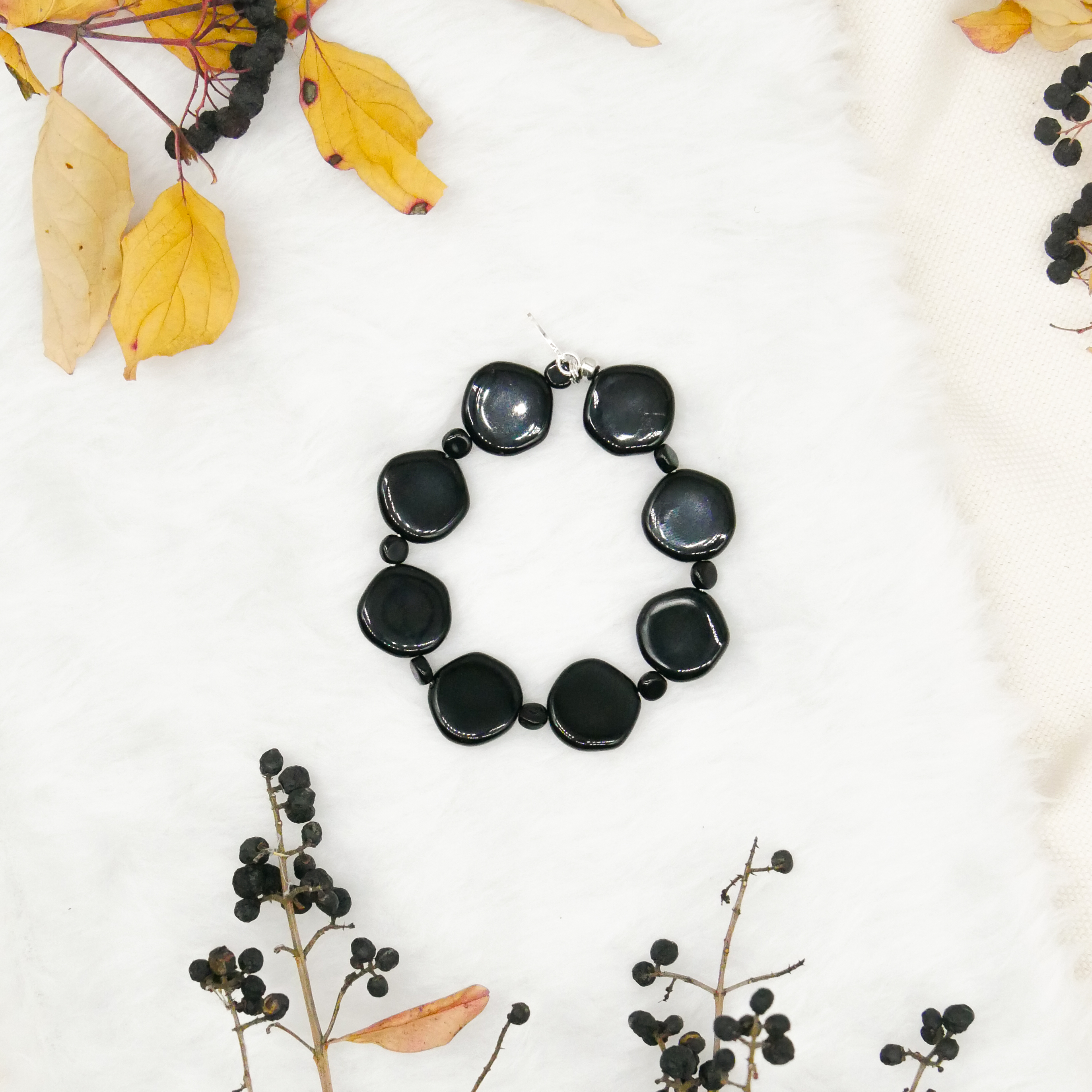  "Jet Schmuck" Armband auf Gummi schwarze Glasperlen, unregelmäßige Scheibe