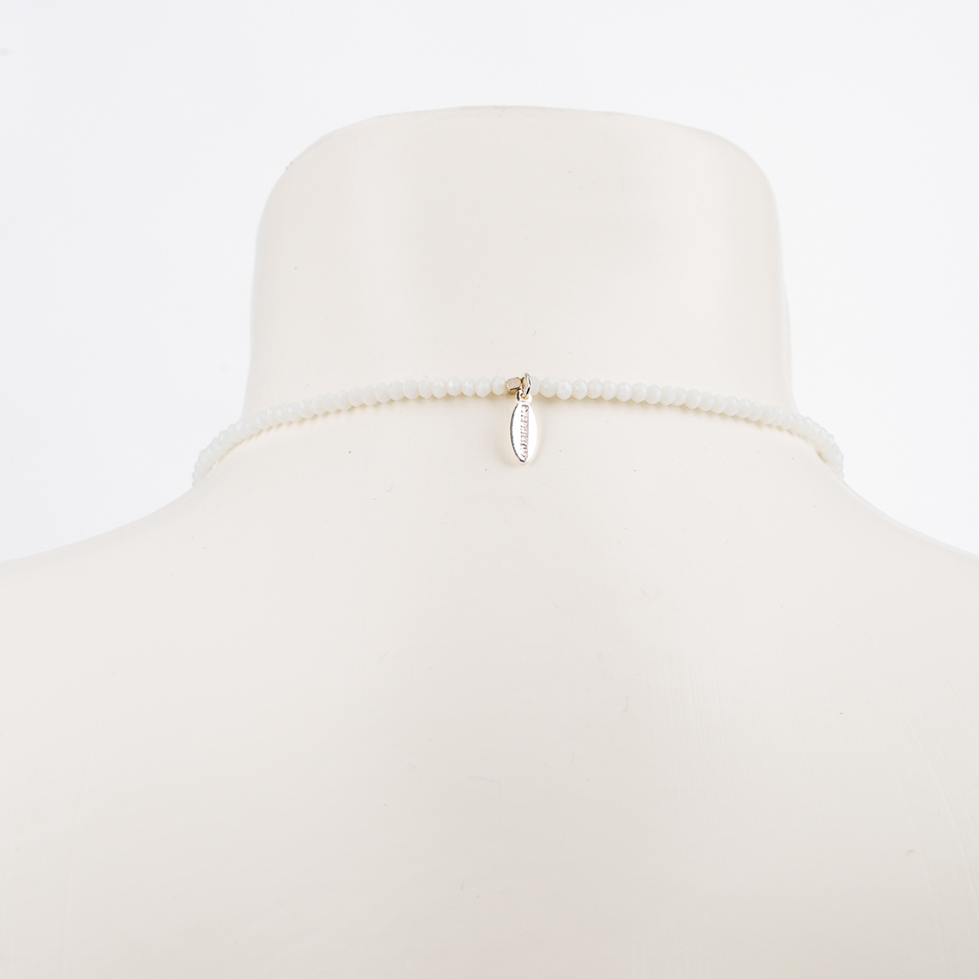 "Boho" lange Kristallglas Kette, verzierter Anhänger, weiß
