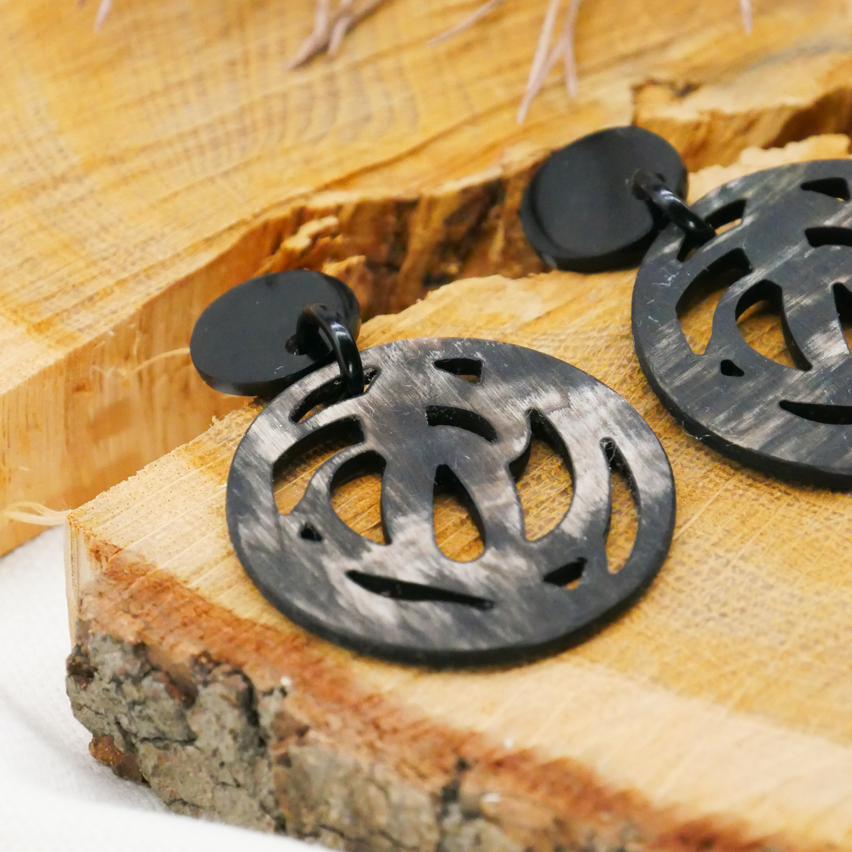  "Craft-Art", Ohrring Ø ca. 40 mm marble Horn verspieltes Design 