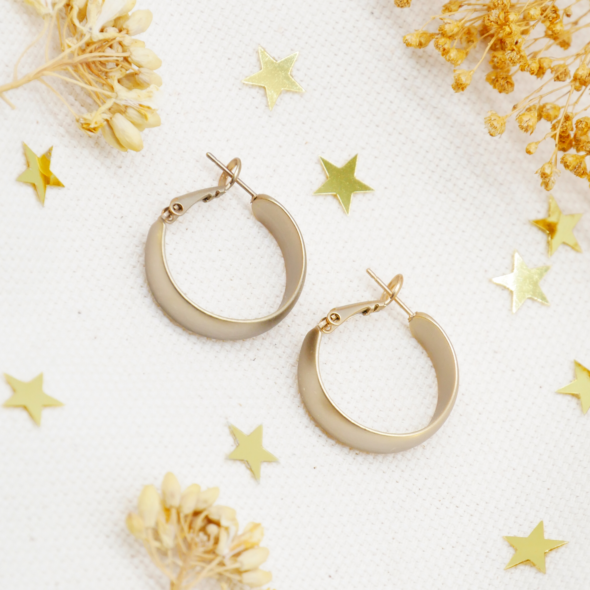 "Circle", runde Creole vergoldet ca. 24 mm leicht gewölbt 