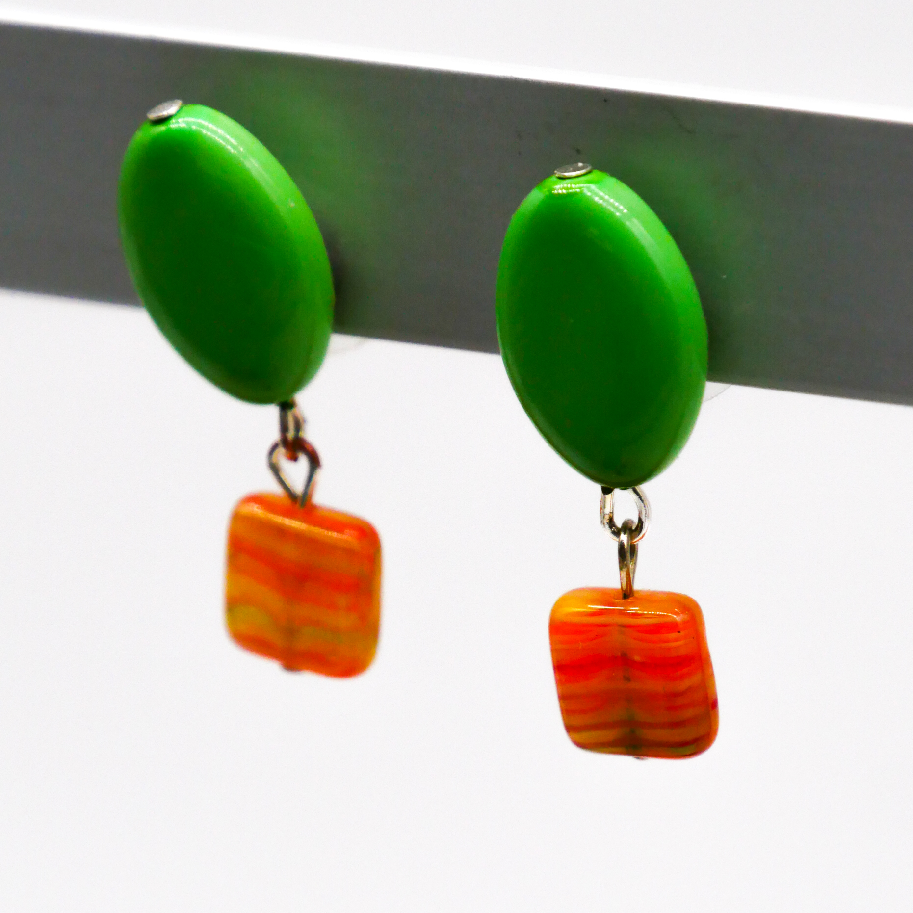 "Summer-Feeling"  Ohrring aus verschiedenen Formen, Glas- und Resin Perlen, multicolor