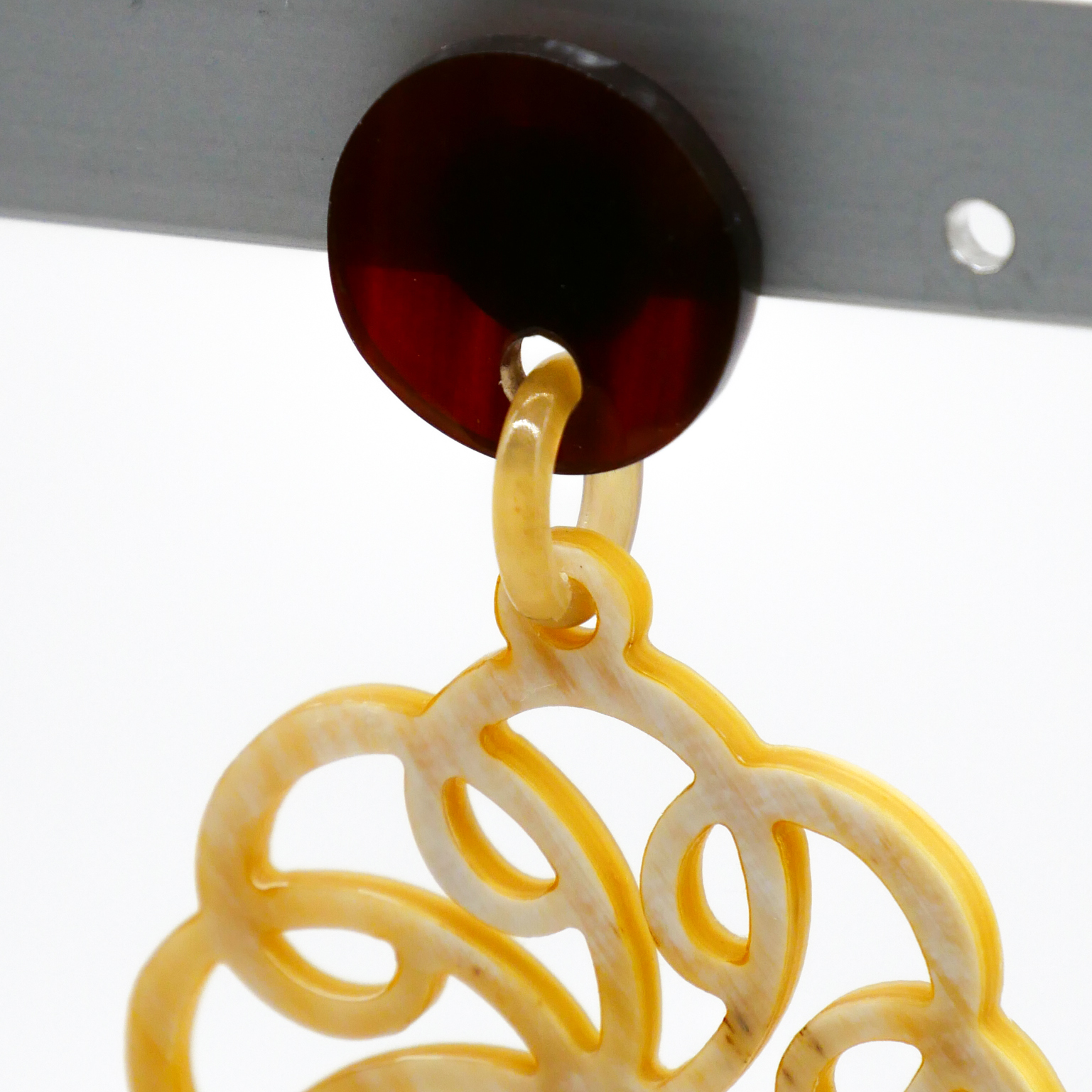  "Craft Art" Ohrring "Mandala" Ø ca. 45 mm, braunes und weißes Horn