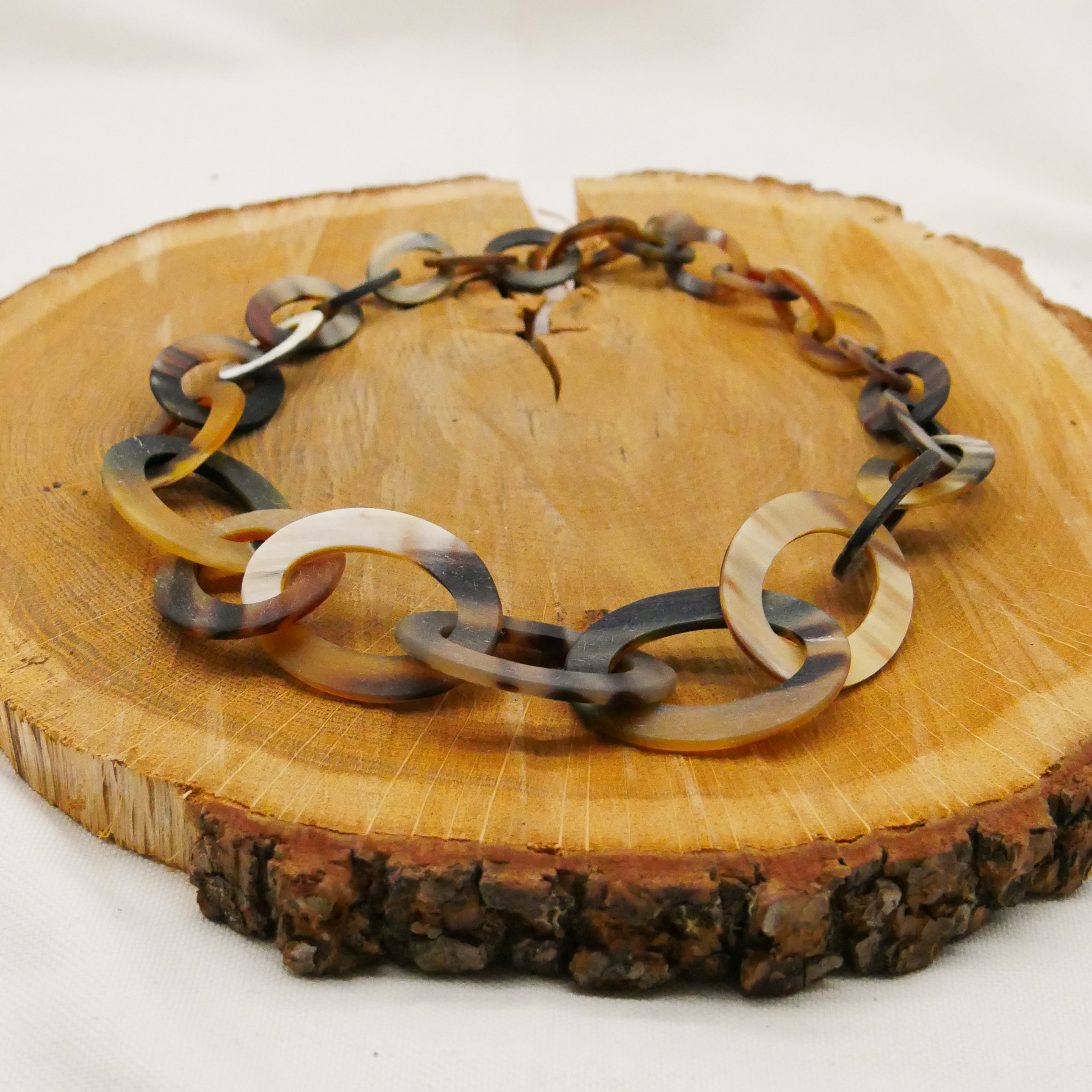  "Craft-Art", kurze Kette ca. 75 cm Ovale mit Verlauf, braunes Horn matt 