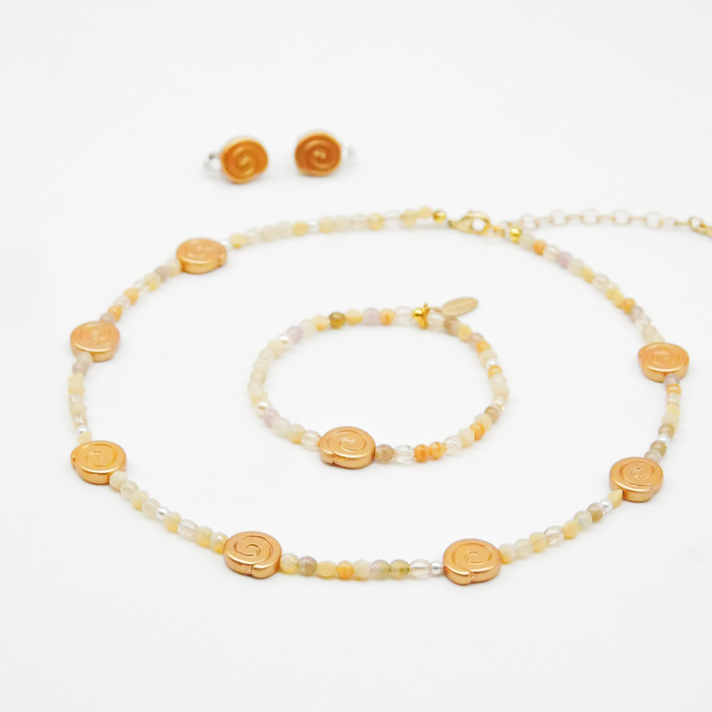  "Shell" kurze Kette, kleine Glasperlen Glasschnecken, sand 