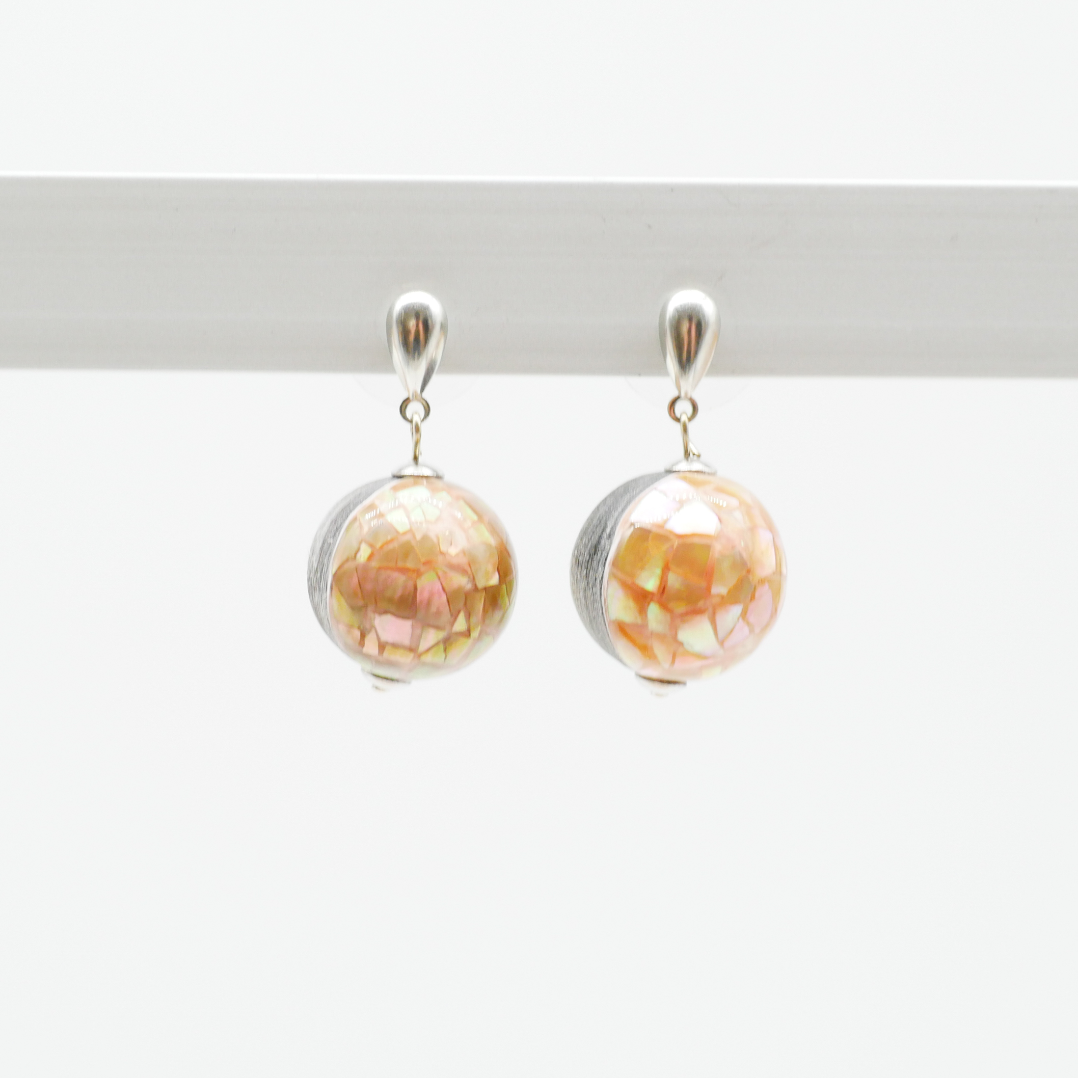 "Classic Ethnic",earring, grey horn, brownlip shell