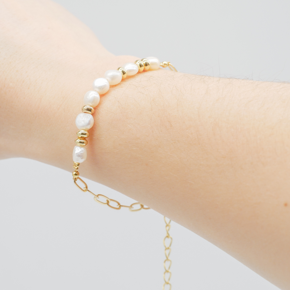 "Freshwater Pearls" Armband mit SWZ Perlen & goldfarbener Kette