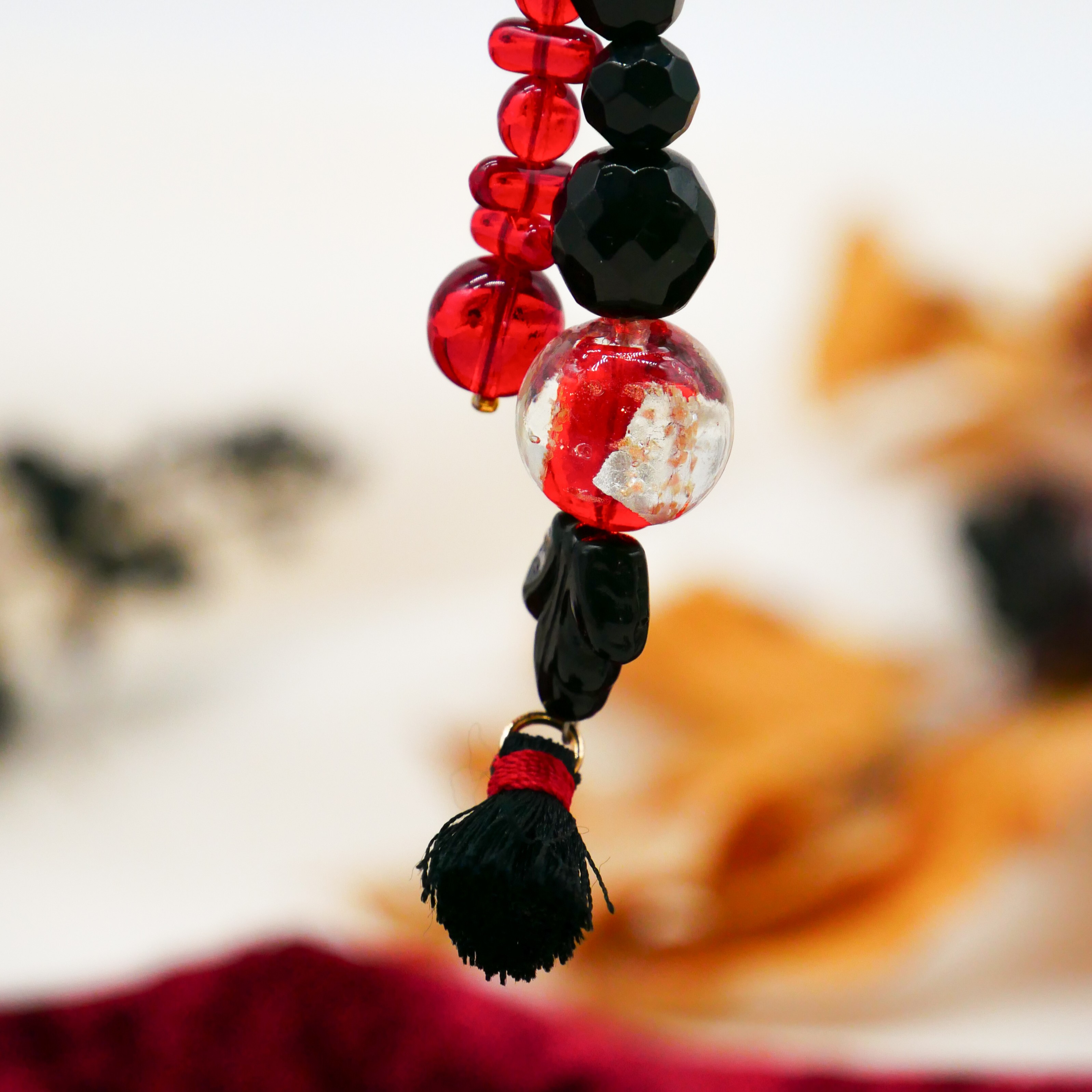 "Lucky Pendant" Anhänger, 2 Stränge Glas rot und schwarz, Designperle "Lucky Pendant" Anhänger, 2 Stränge Glas rot und schwarz, Designperle