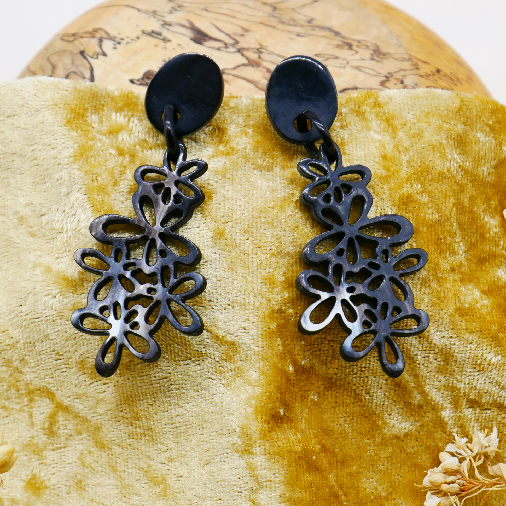 "Craft Art" Ohrring "Blütenzauber" schwarzes und marble Horn