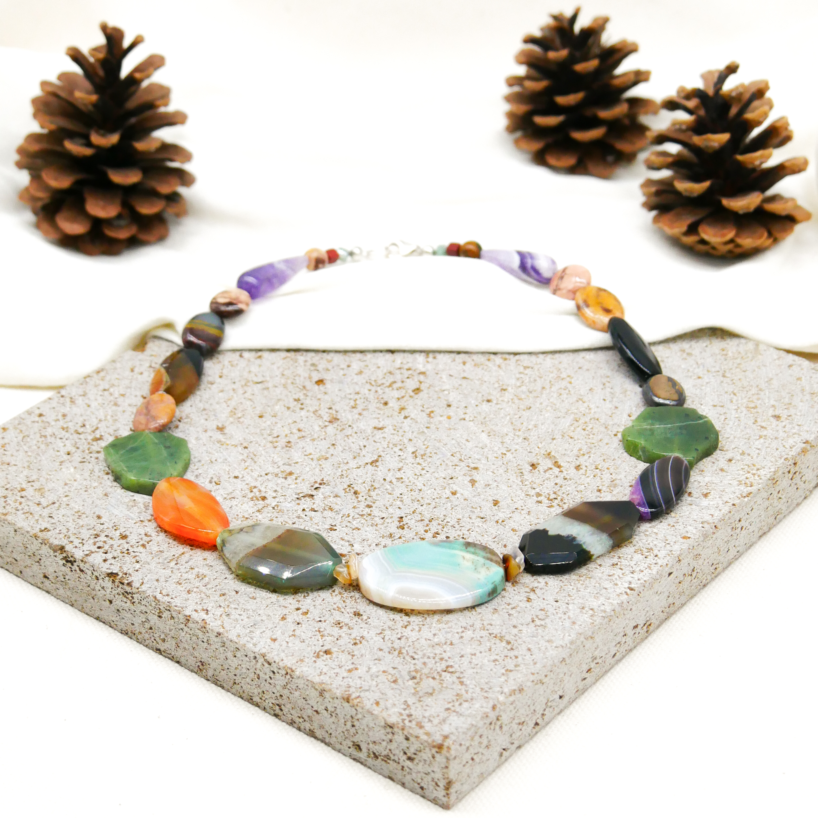"Crystal Mountain", Mineralsteinkette 925 Silberverschluss, farbenfroh