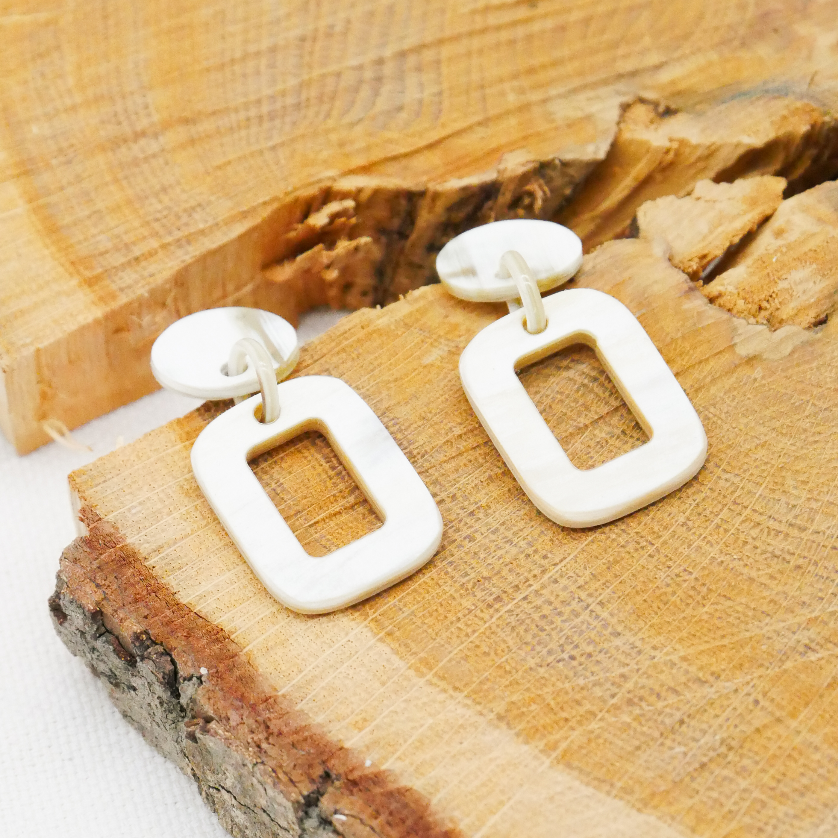  "Craft-Art", Ohrring Rechteck ca. 30 x 23 mm white Horn