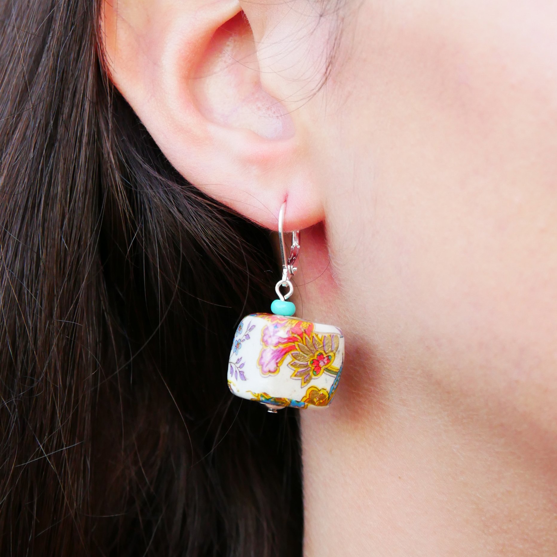 "Summer-Feeling" Ohrring "Cube" Resin- und Papercoated Perlen, türkis