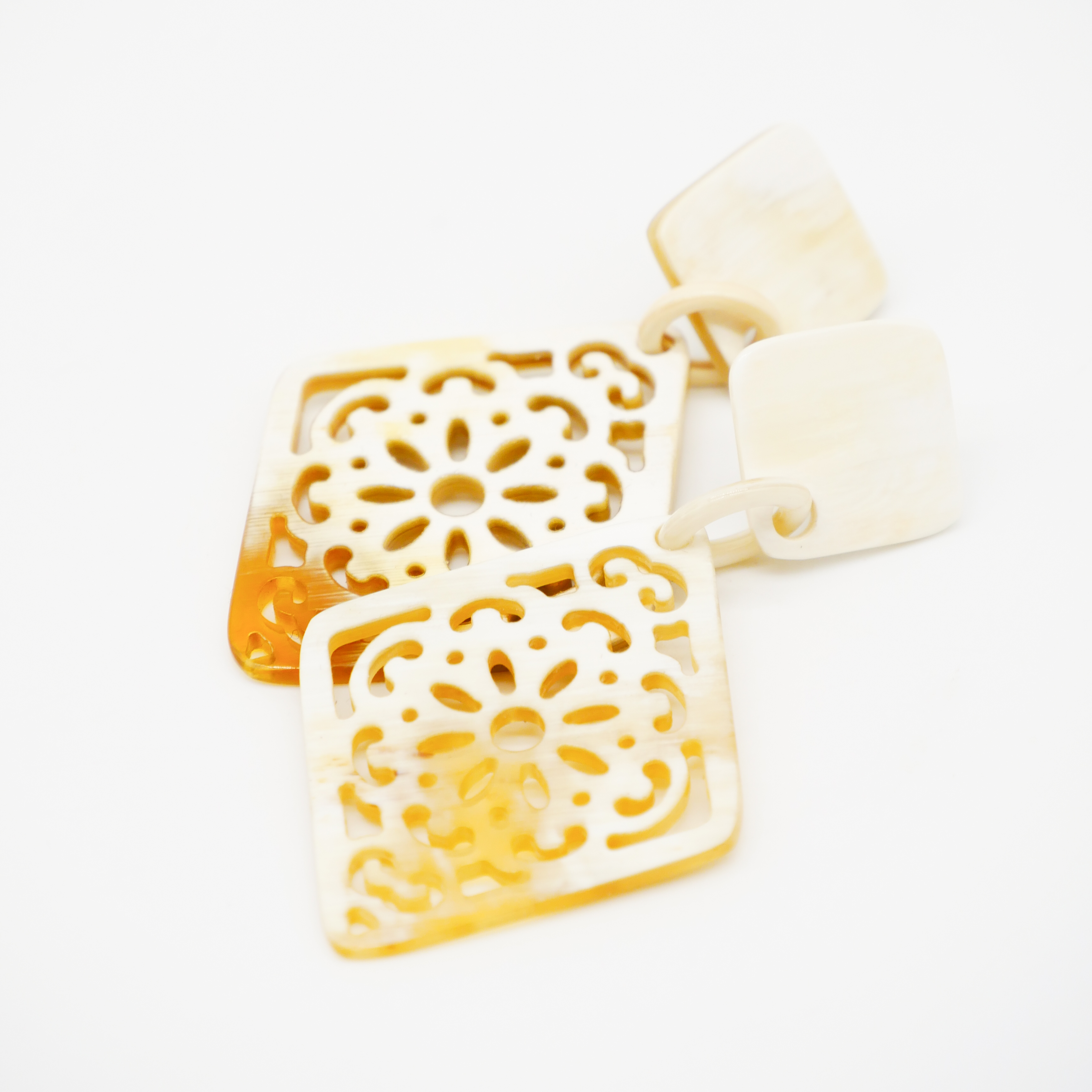 "Craft Art", Ohrring "Rectangle" weißes Horn "Craft Art", Ohrring "Rectangle" weißes Horn