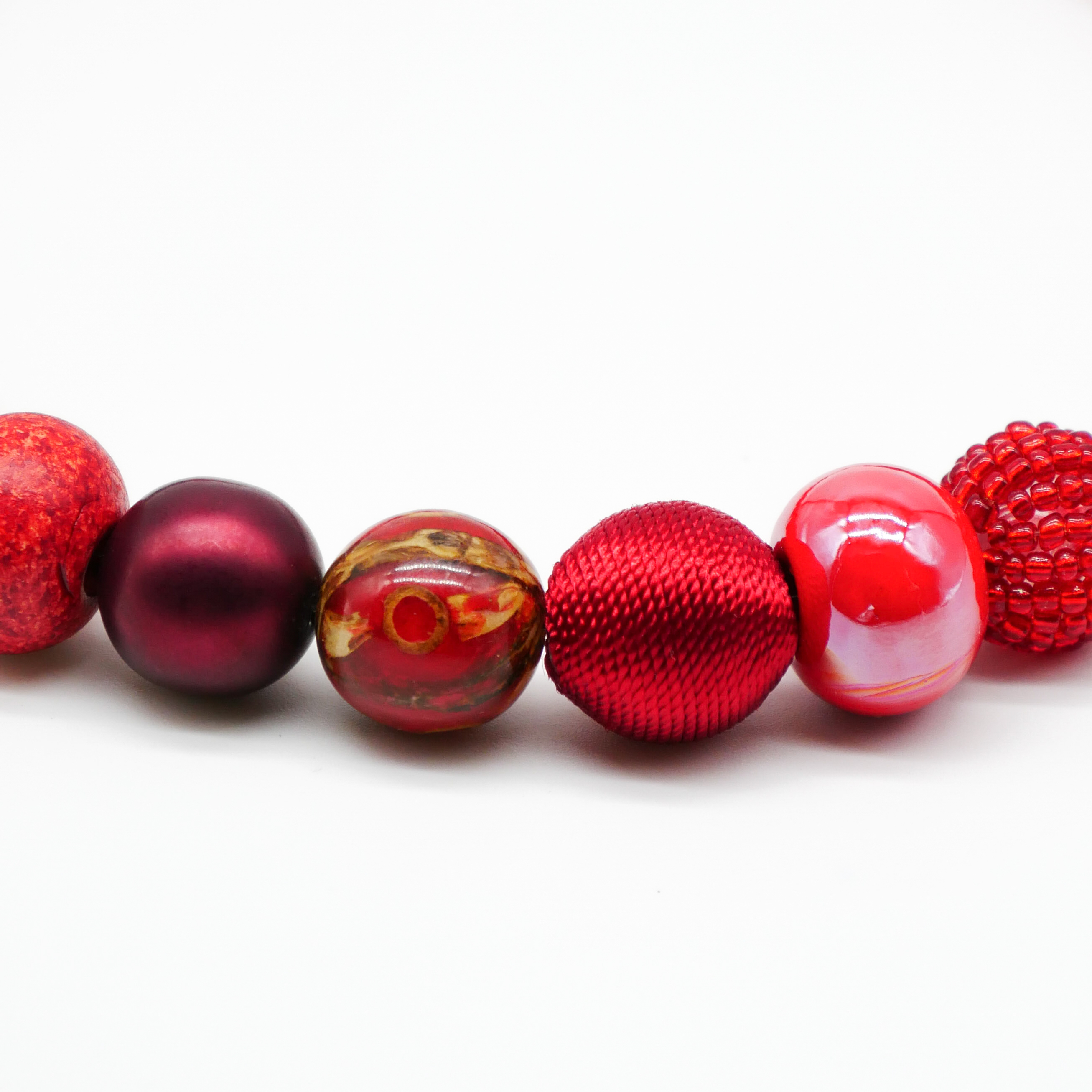 "New Bowls" necklace, bordeaux