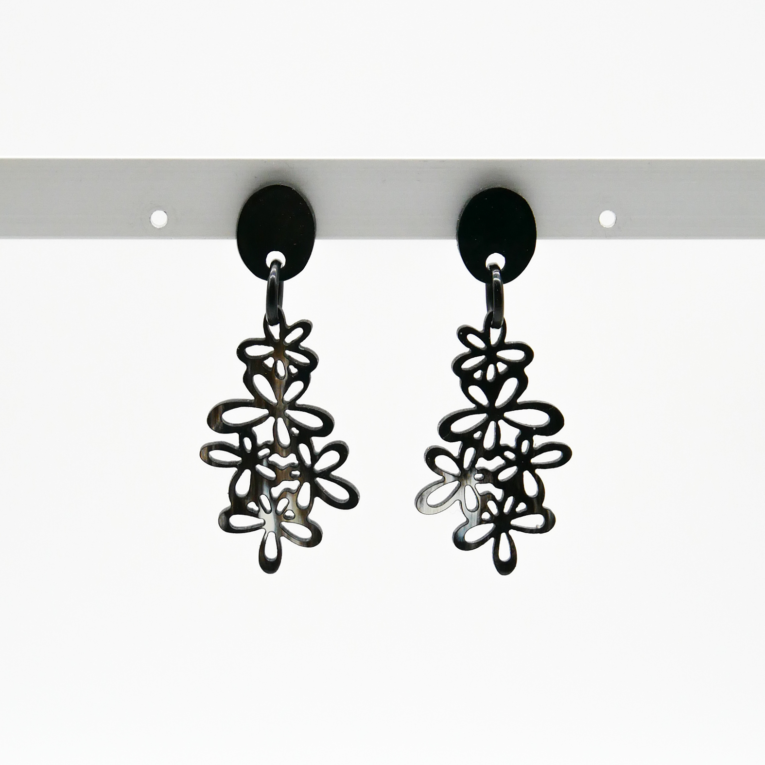 "Craft Art" Ohrring "Blütenzauber" schwarzes und marble Horn