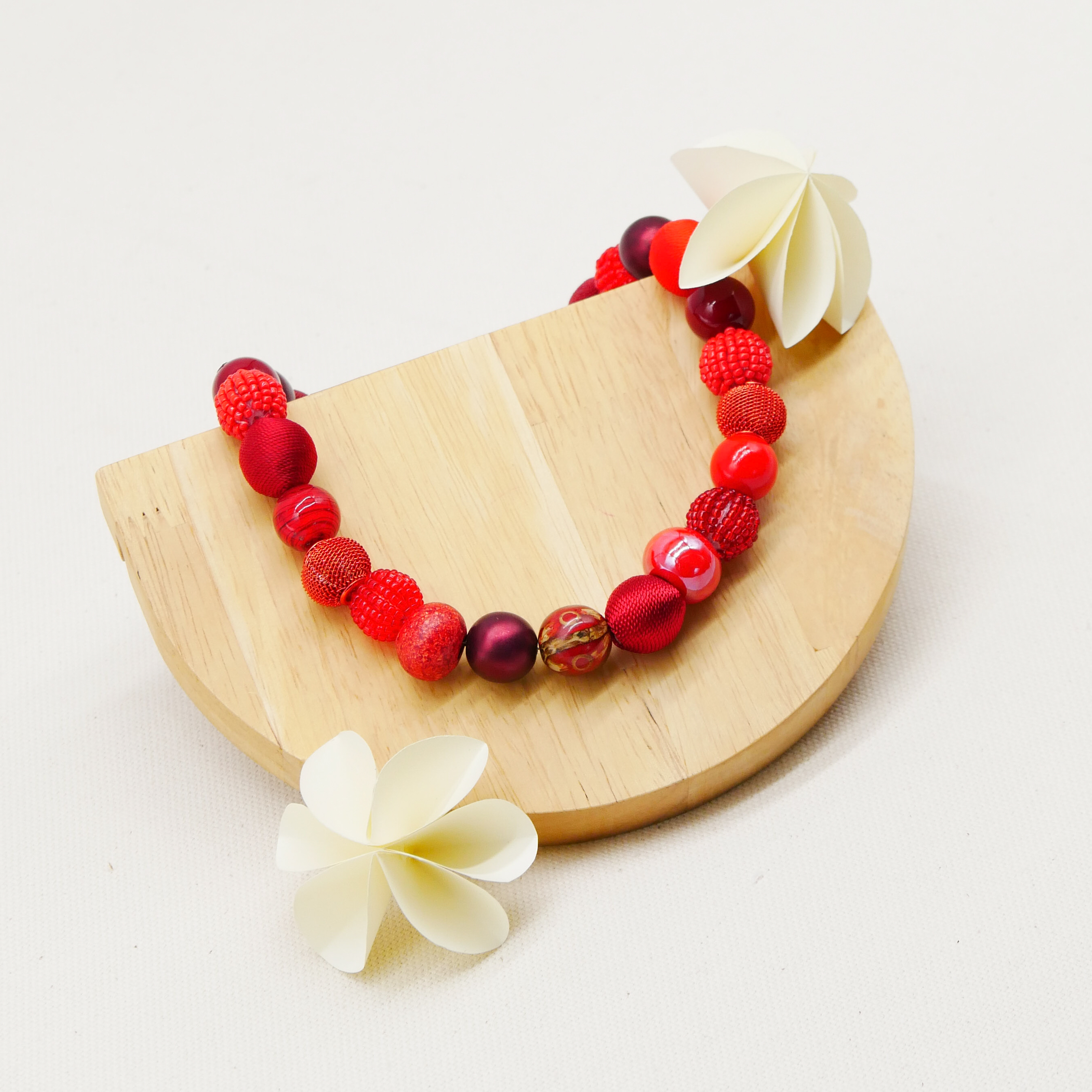 "New Bowls" necklace, bordeaux