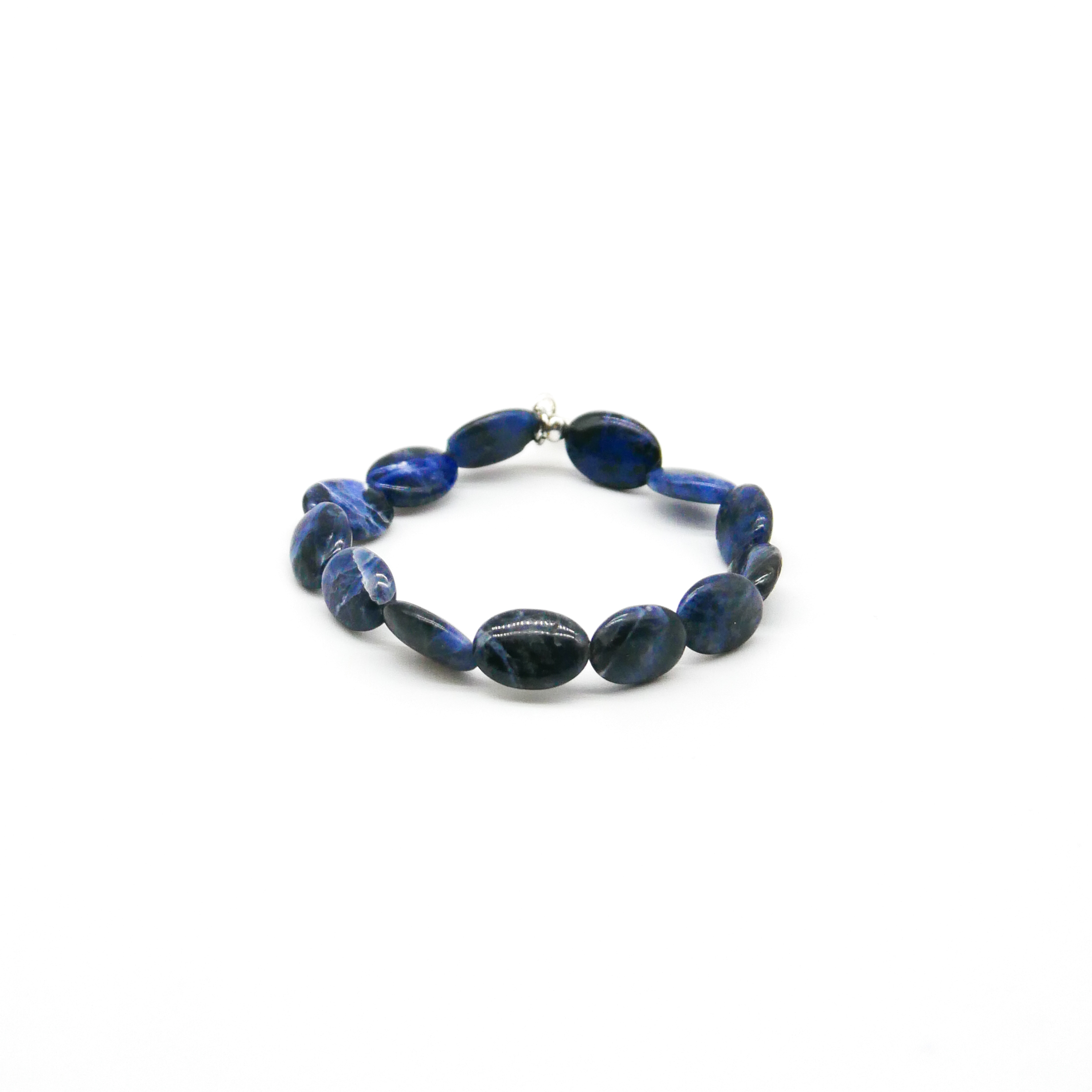  "Crystal Mountain", Armband auf Gummi Sodalit Oliven, 10 x 14 mm