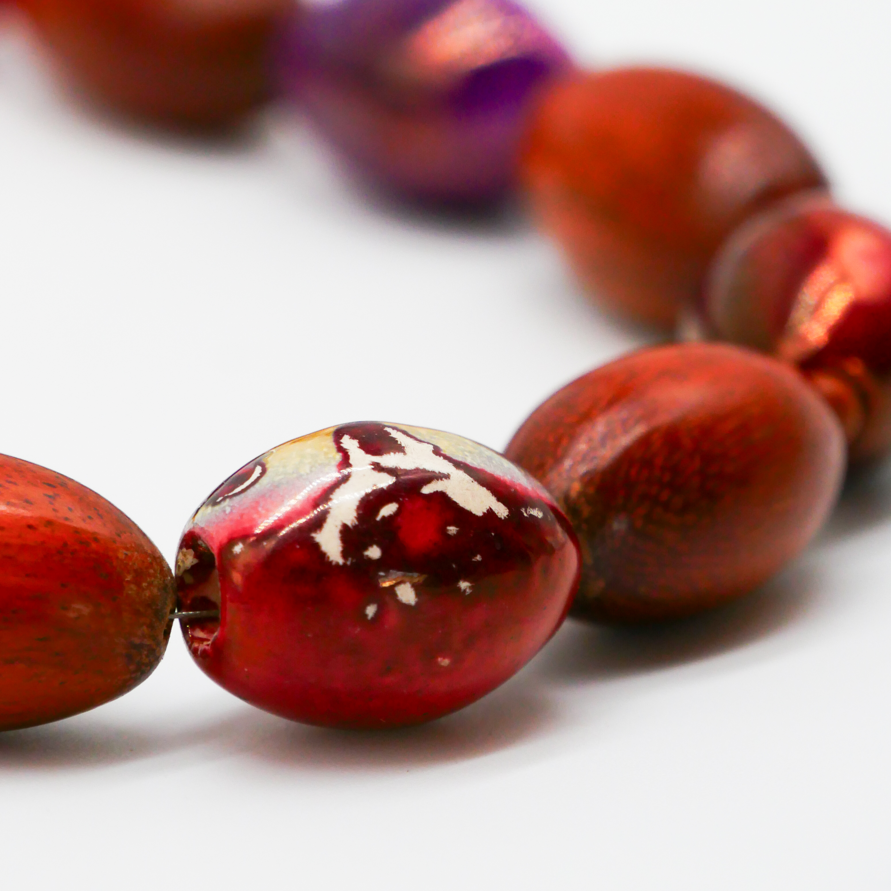 "Woodland", Kette "Olive", Bayong Holzolive und Keramik Oliven, rote Töne "Woodland", Kette "Olive", Bayong Holzolive und Keramik Oliven, rote Töne