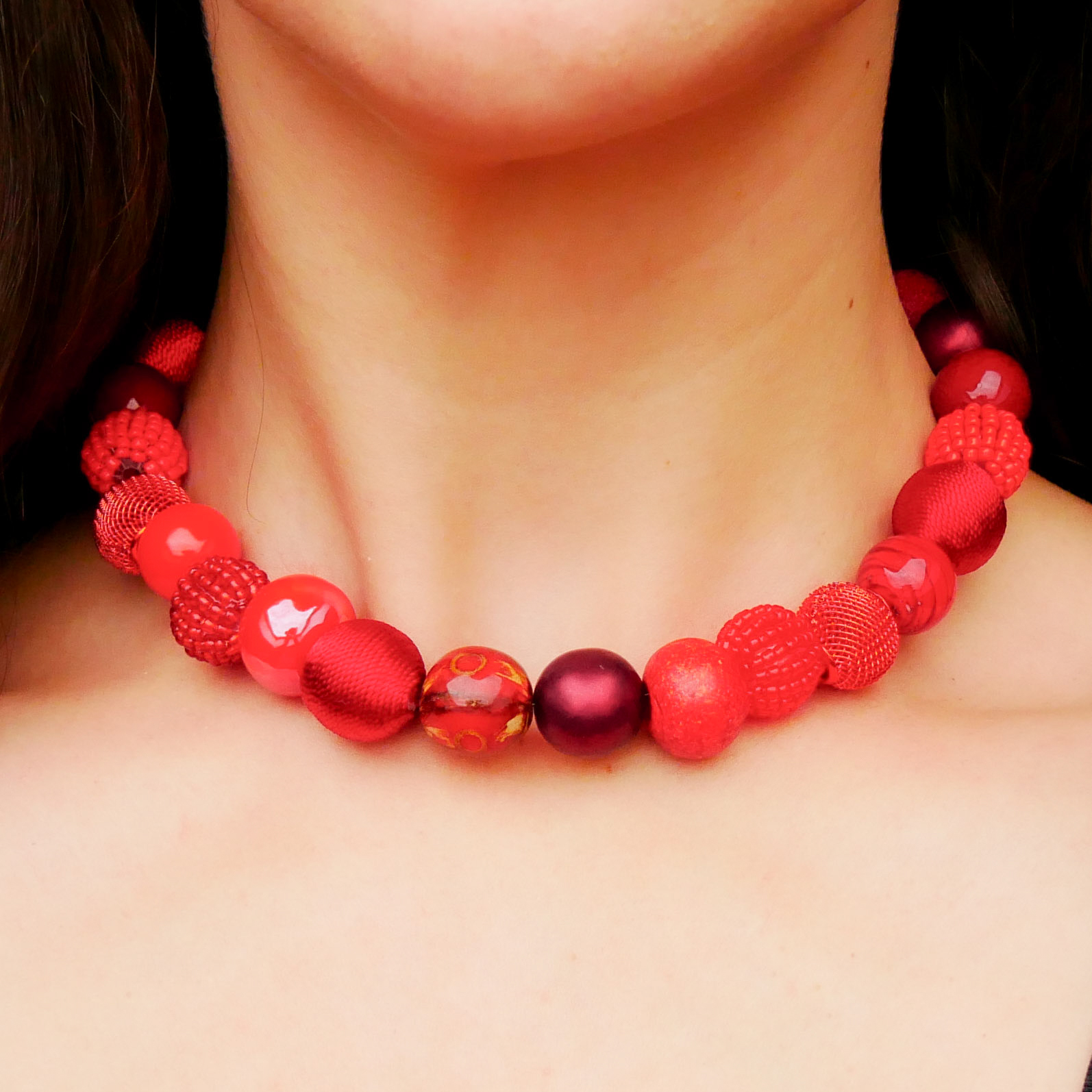 "New Bowls" necklace, bordeaux