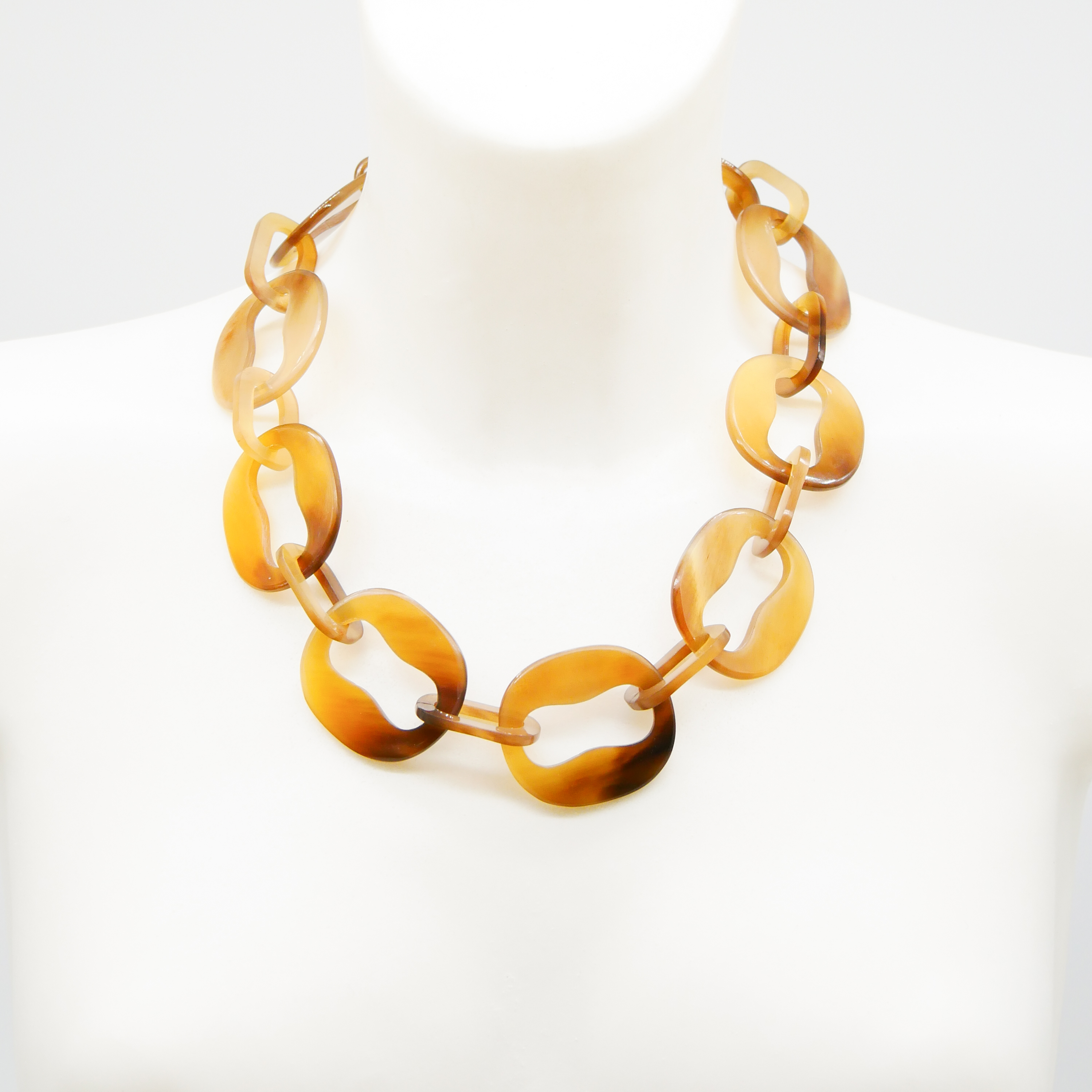  "Craft Art", kurze Kette Ovale mit Aussparung braun Horn
