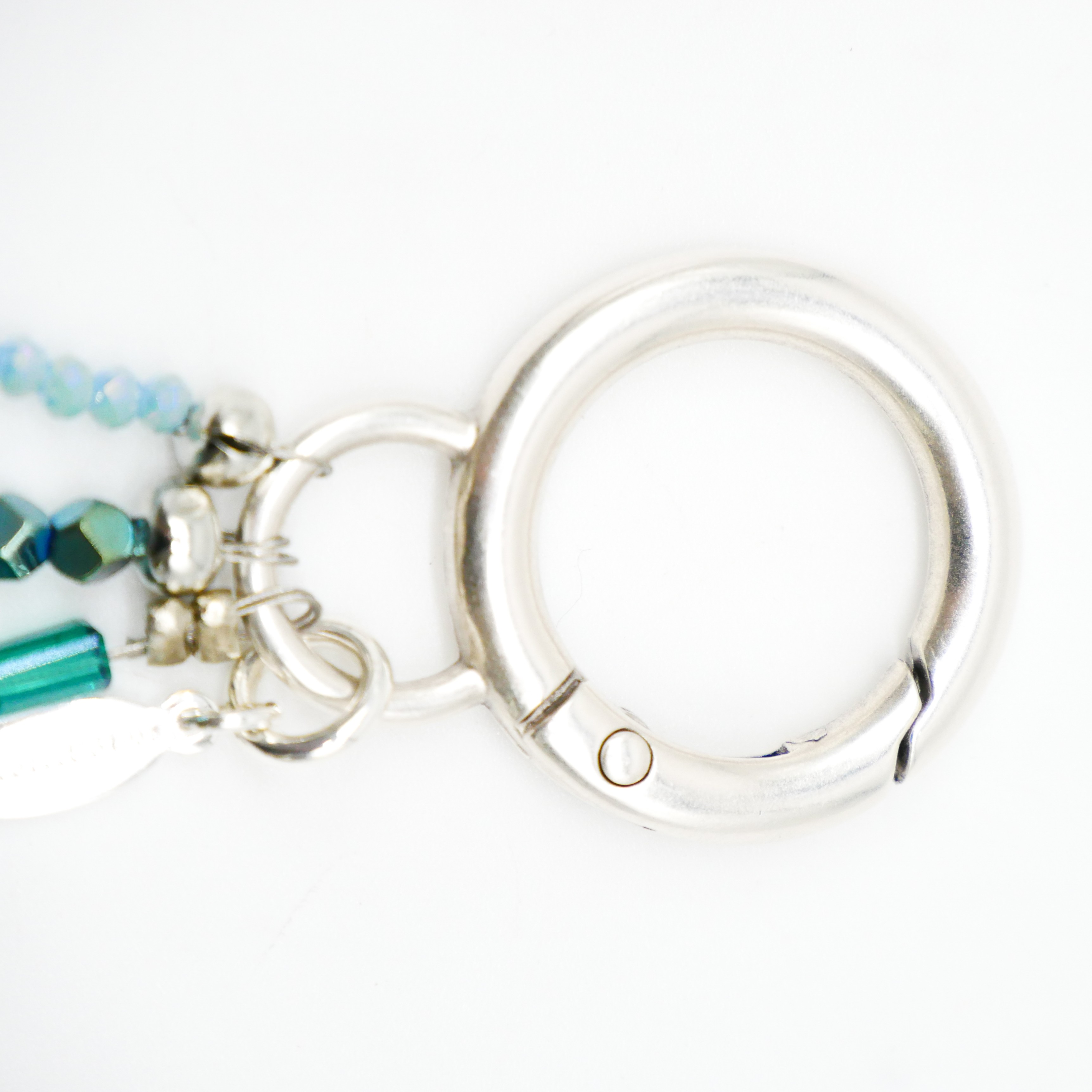 "Lucky Pendant" Anhänger, 3 Stränge Glasperlen mit Abschlussperle, grün - blau "Lucky Pendant" Anhänger, 3 Stränge Glasperlen mit Abschlussperle, grün - blau