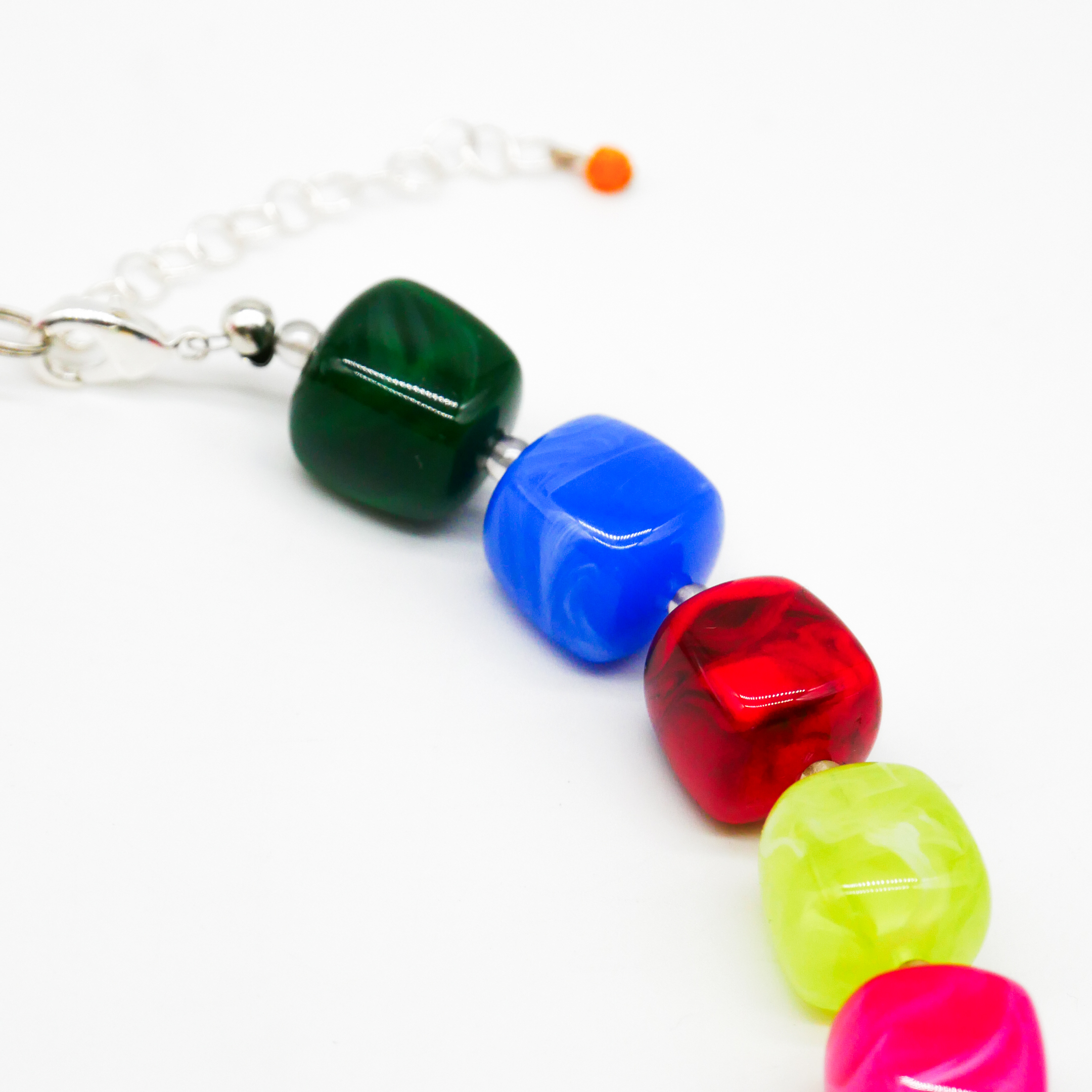 "Summer Feeling", kurze Kette "Cube" Resinperlen ca. 16 x 16 mm multicolor