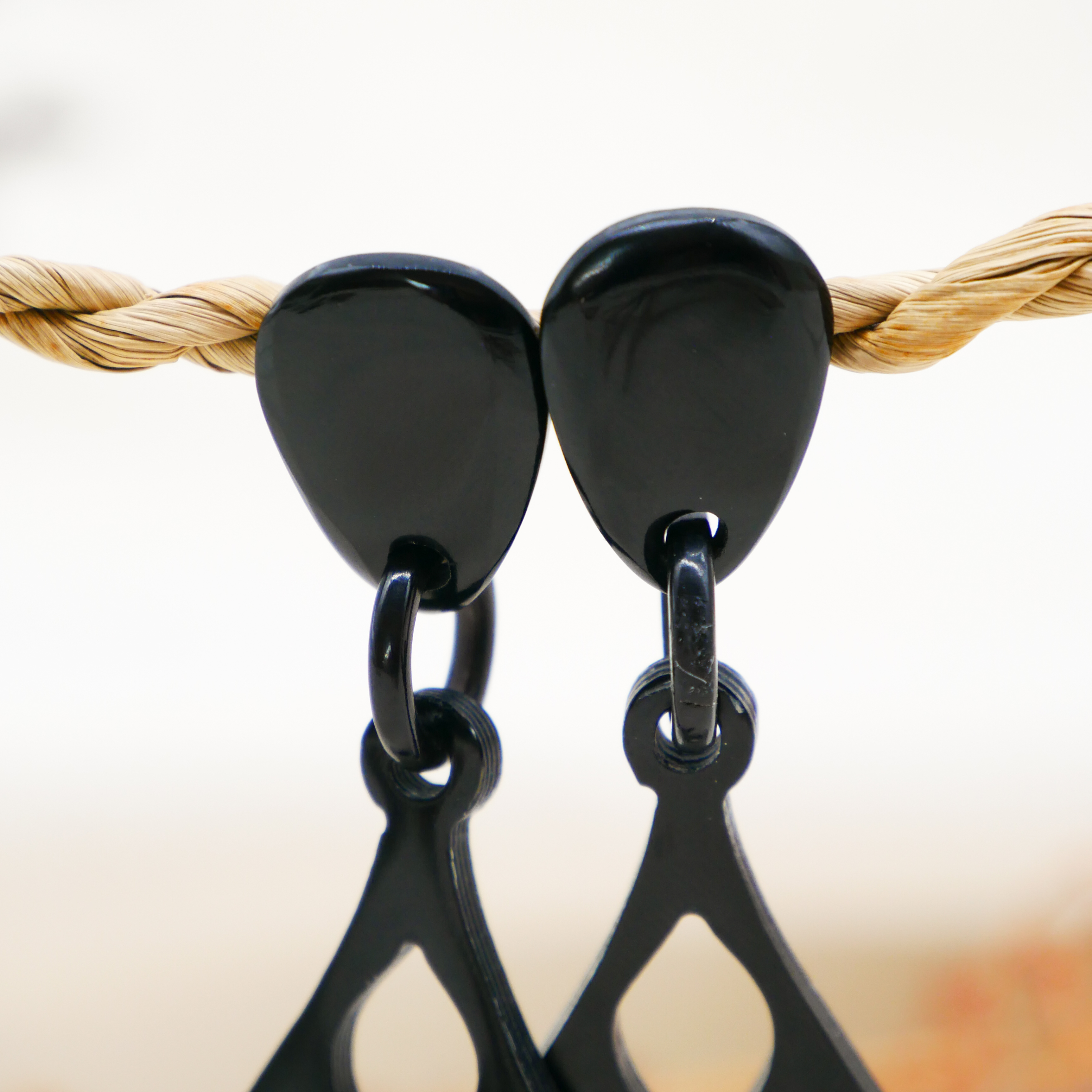 "Craft Art", Ohrring "Pendel" schwarzes Horn "Craft Art", Ohrring "Pendel" schwarzes Horn