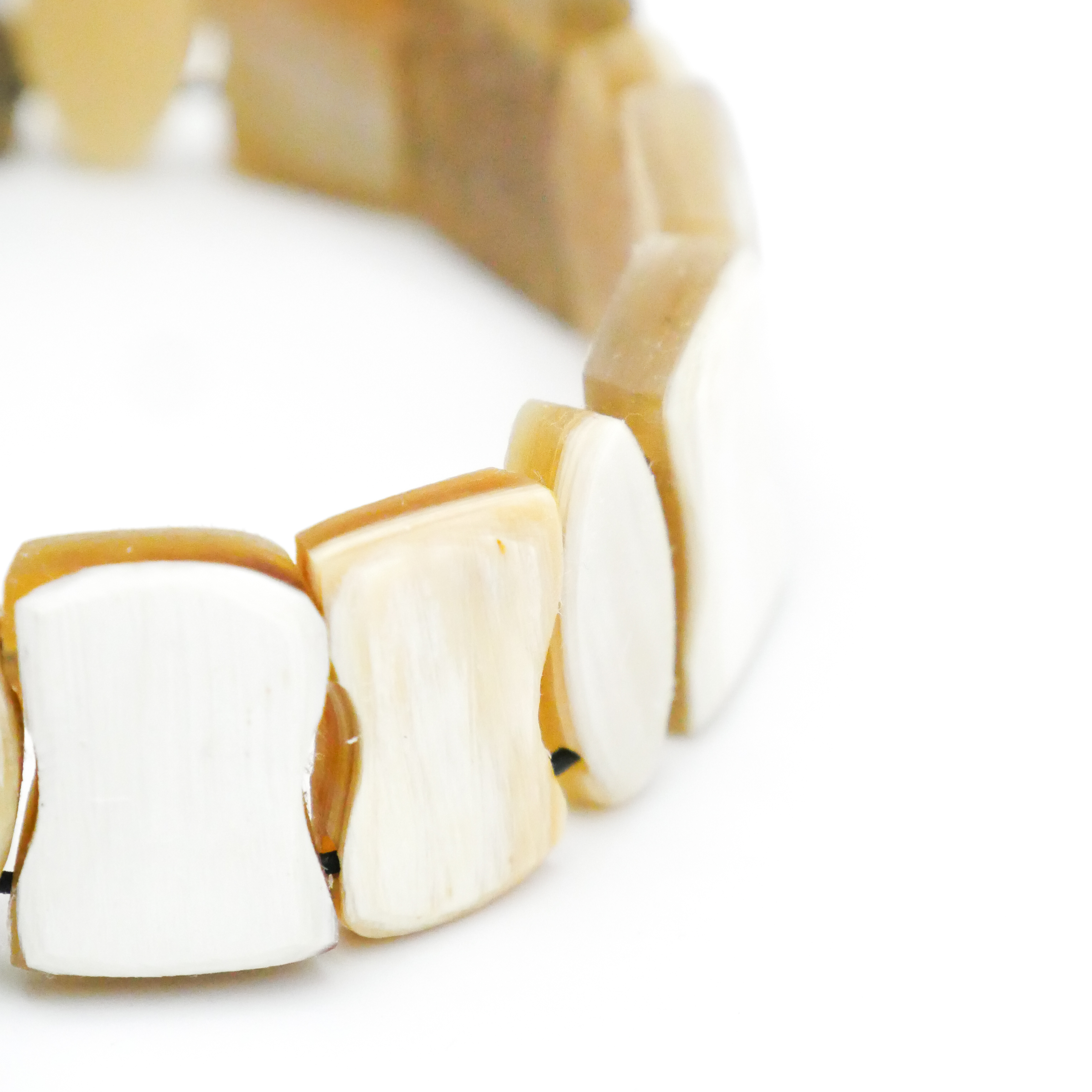 "Craft-Art", Horn Armband auf Gummi verschiedene Formen, weißes Horn matt 
