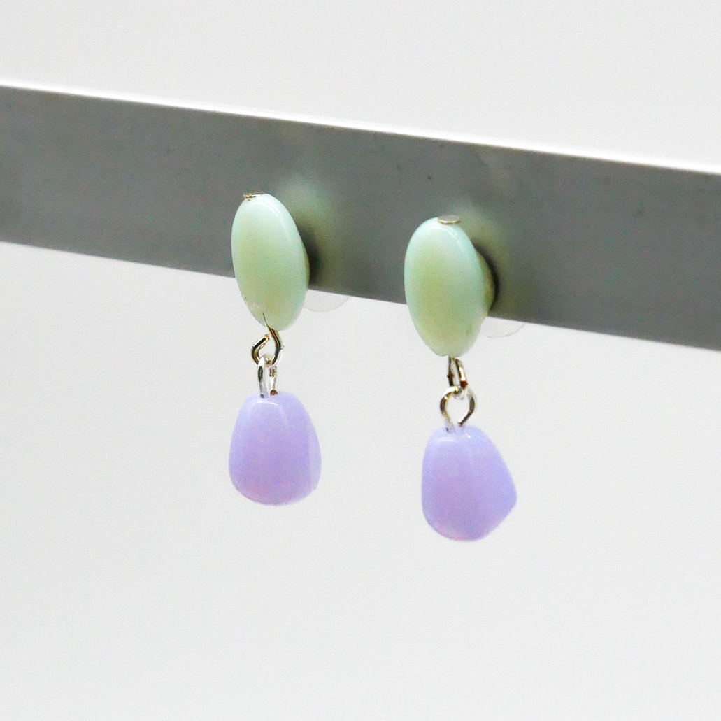 "Summer-Feeling"  Ohrring aus verschiedenen Formen, Glas- und Resin Perlen, opal-pas