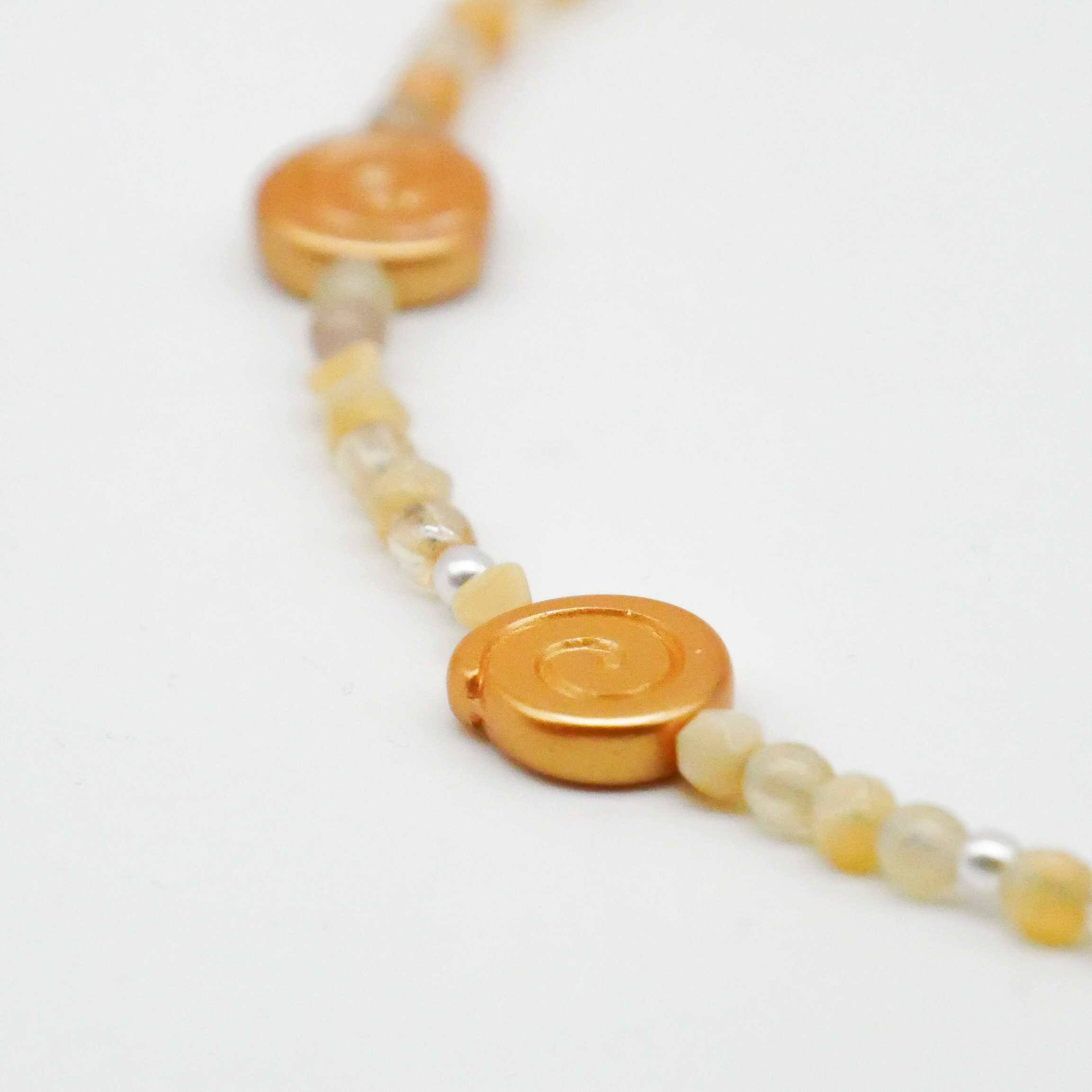  "Shell" kurze Kette, kleine Glasperlen Glasschnecken, sand 