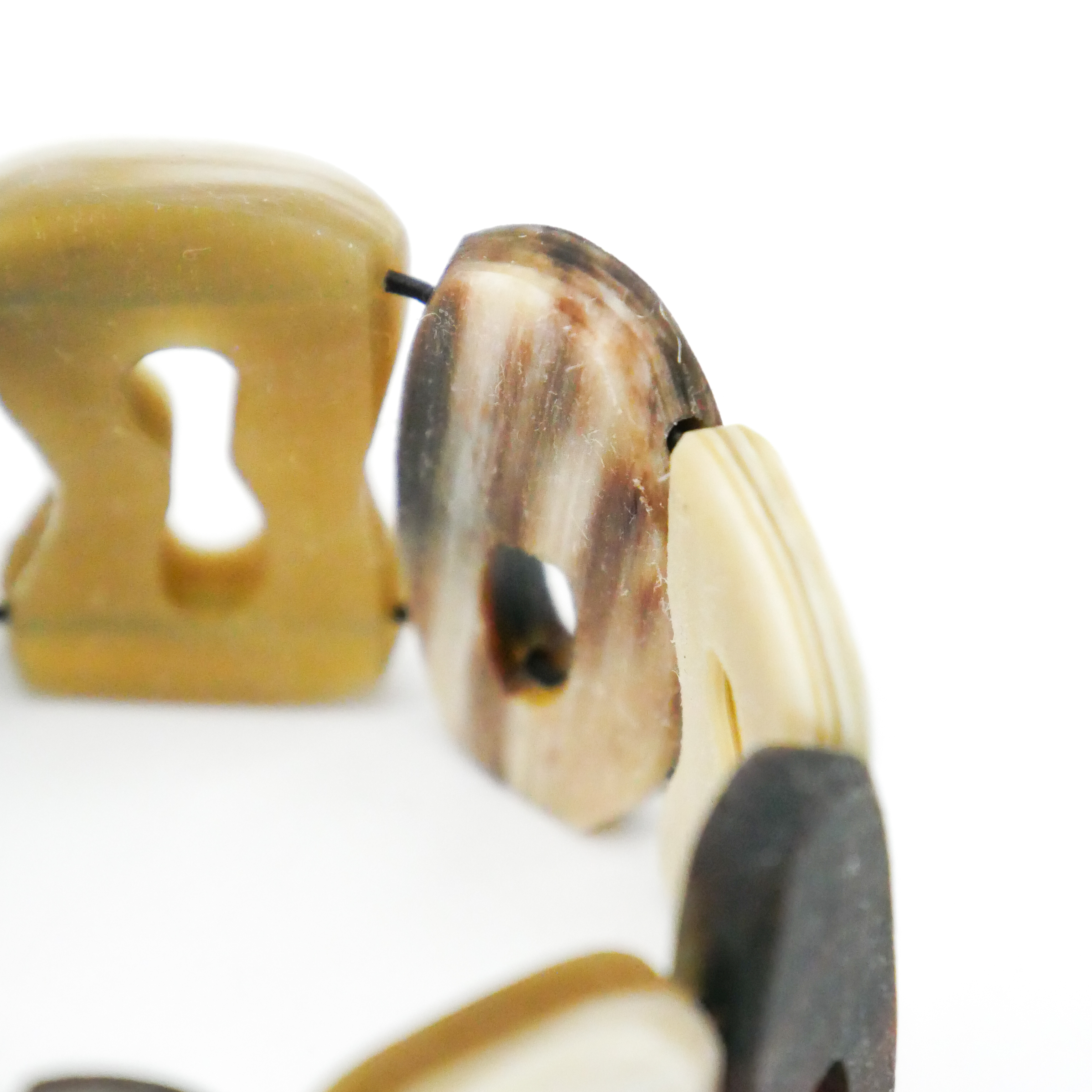  "Craft-Art", Horn Armband auf Gummi 35 mm breit, verschiedene Formen, braunes Horn 