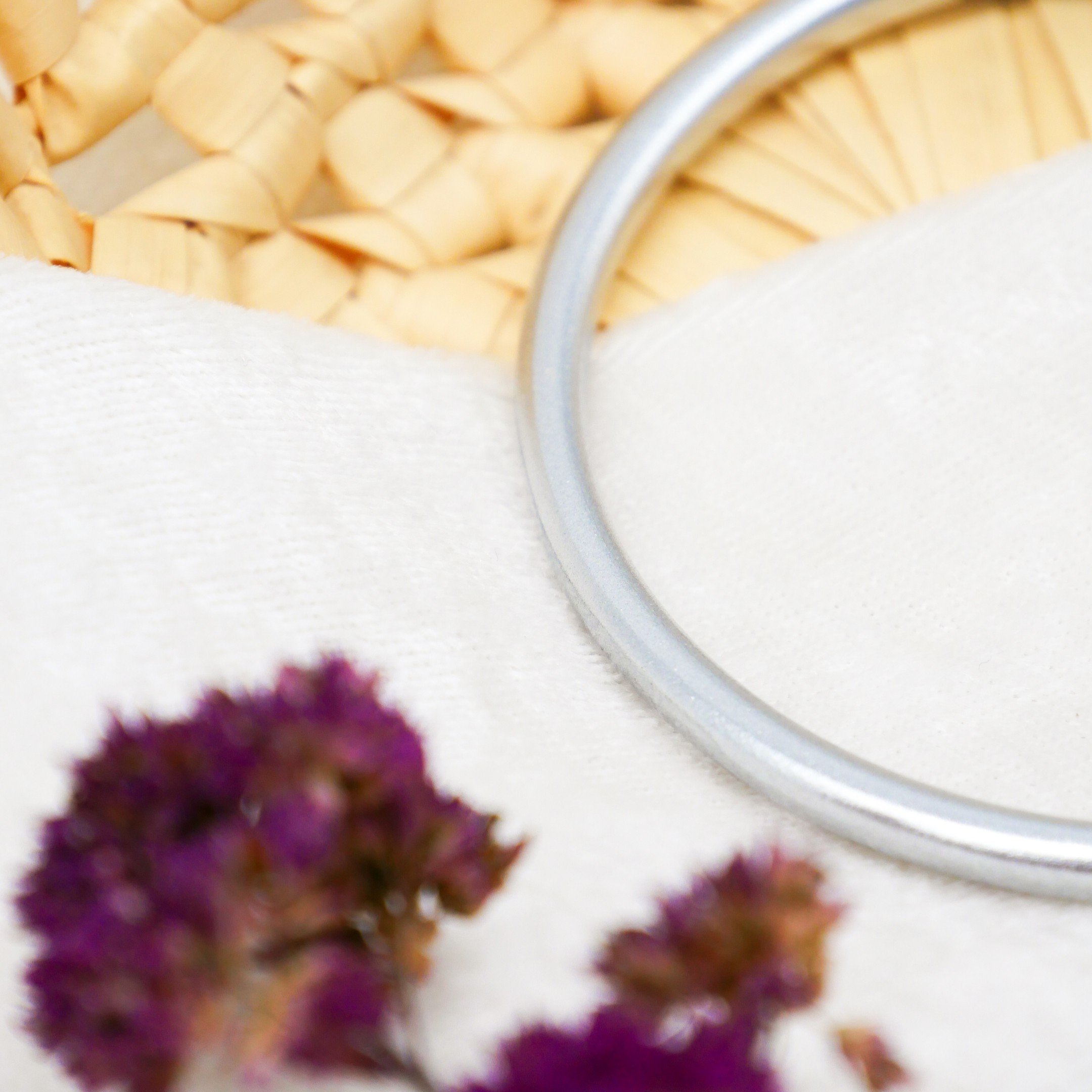  "Craft Art" zarter Armreif, schwarzes Horn, Lack silber